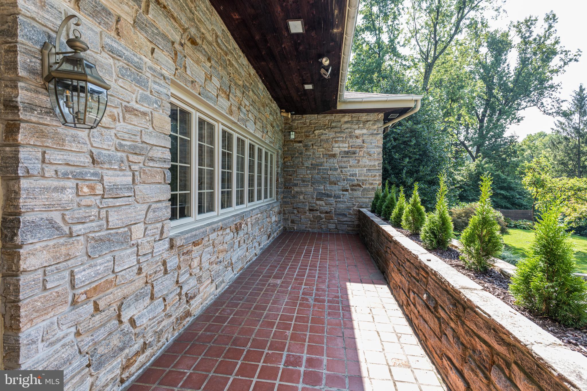 ROLAND PARK - Residential