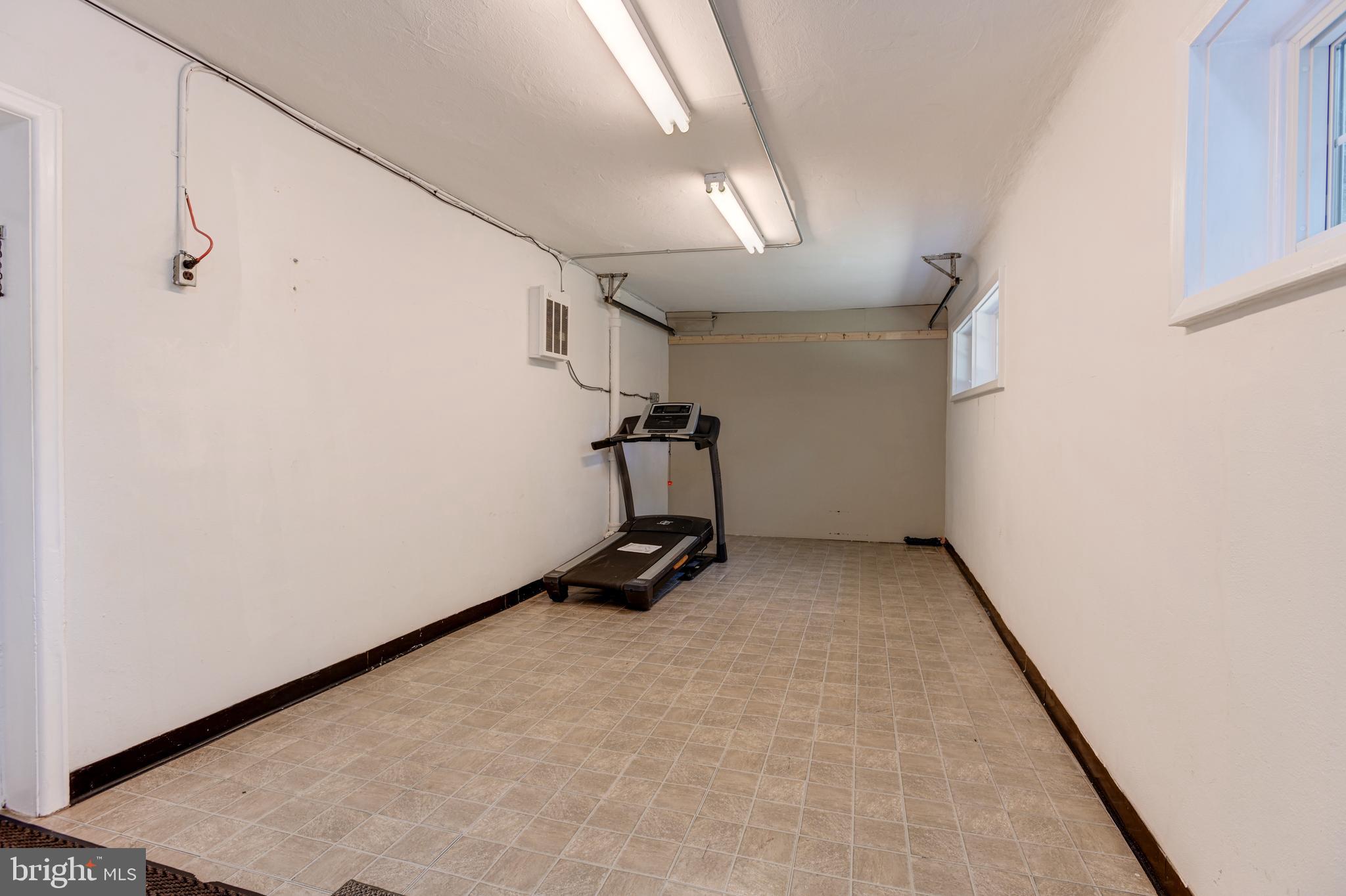 ROLAND PARK - Residential