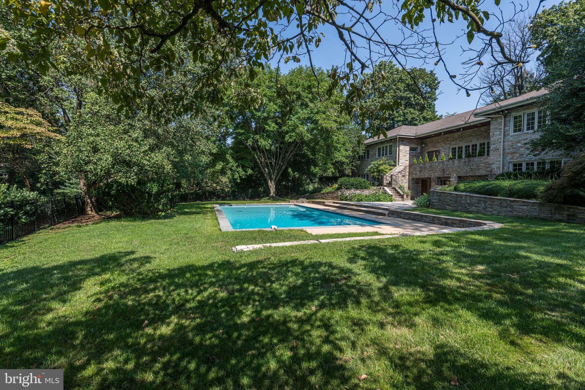 ROLAND PARK - Residential