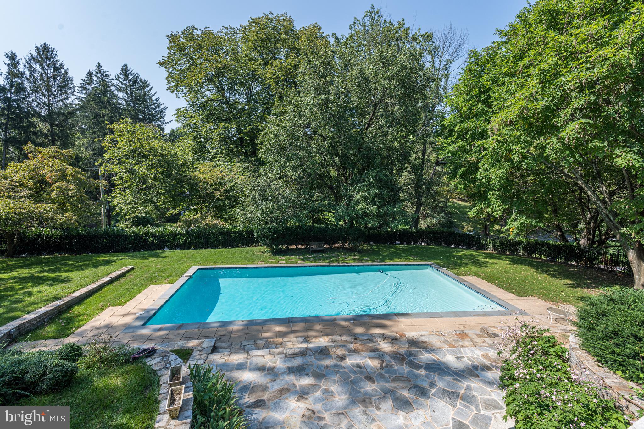 ROLAND PARK - Residential