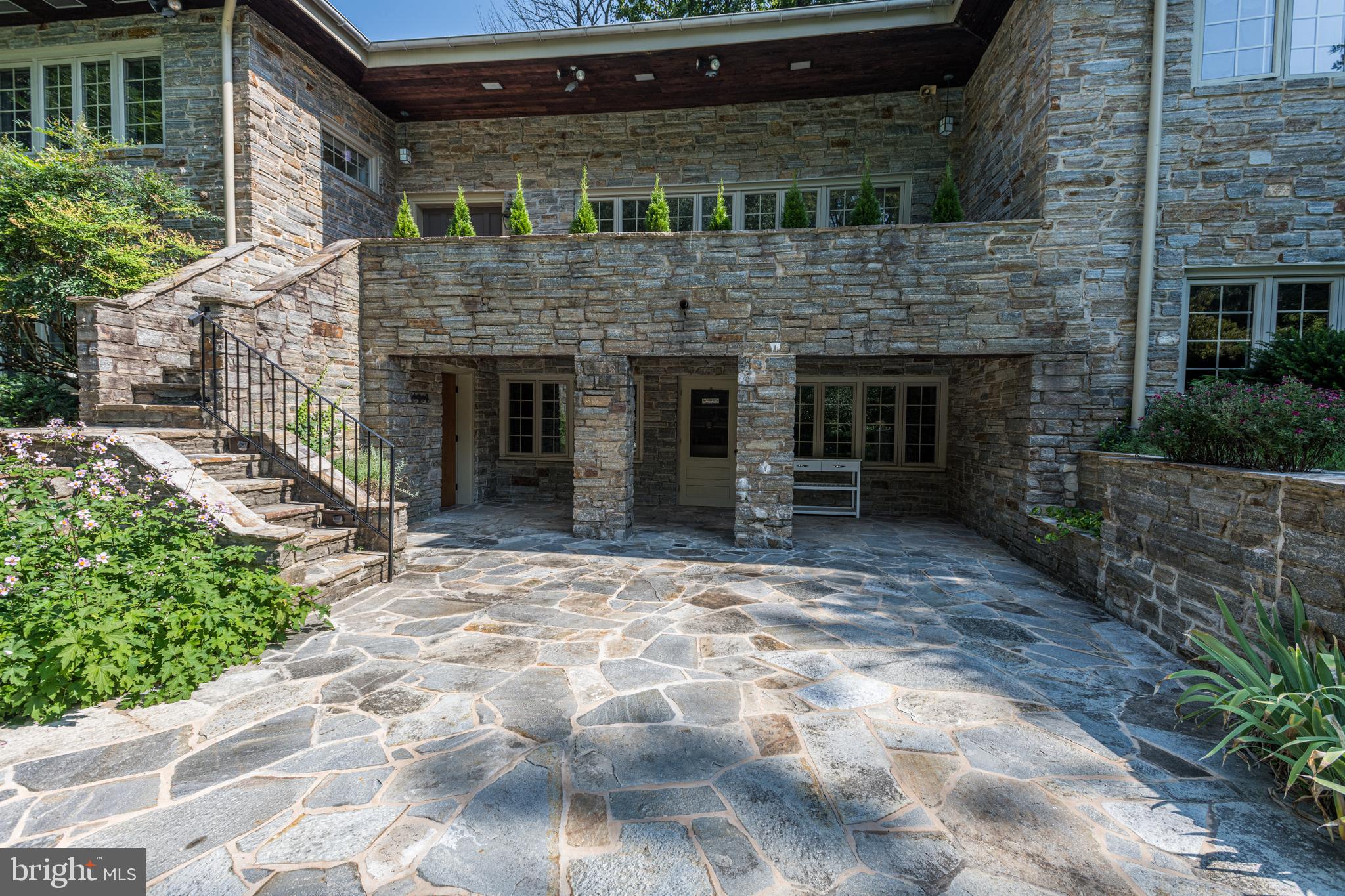 ROLAND PARK - Residential