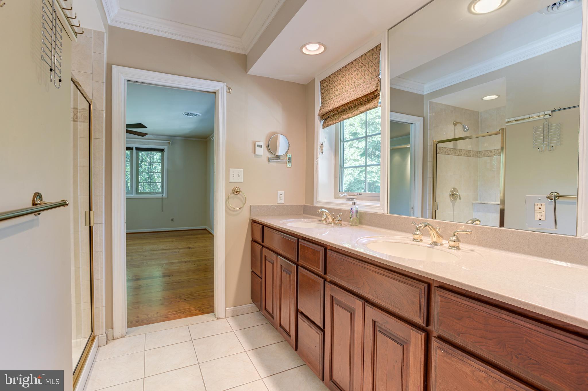 ROLAND PARK - Residential