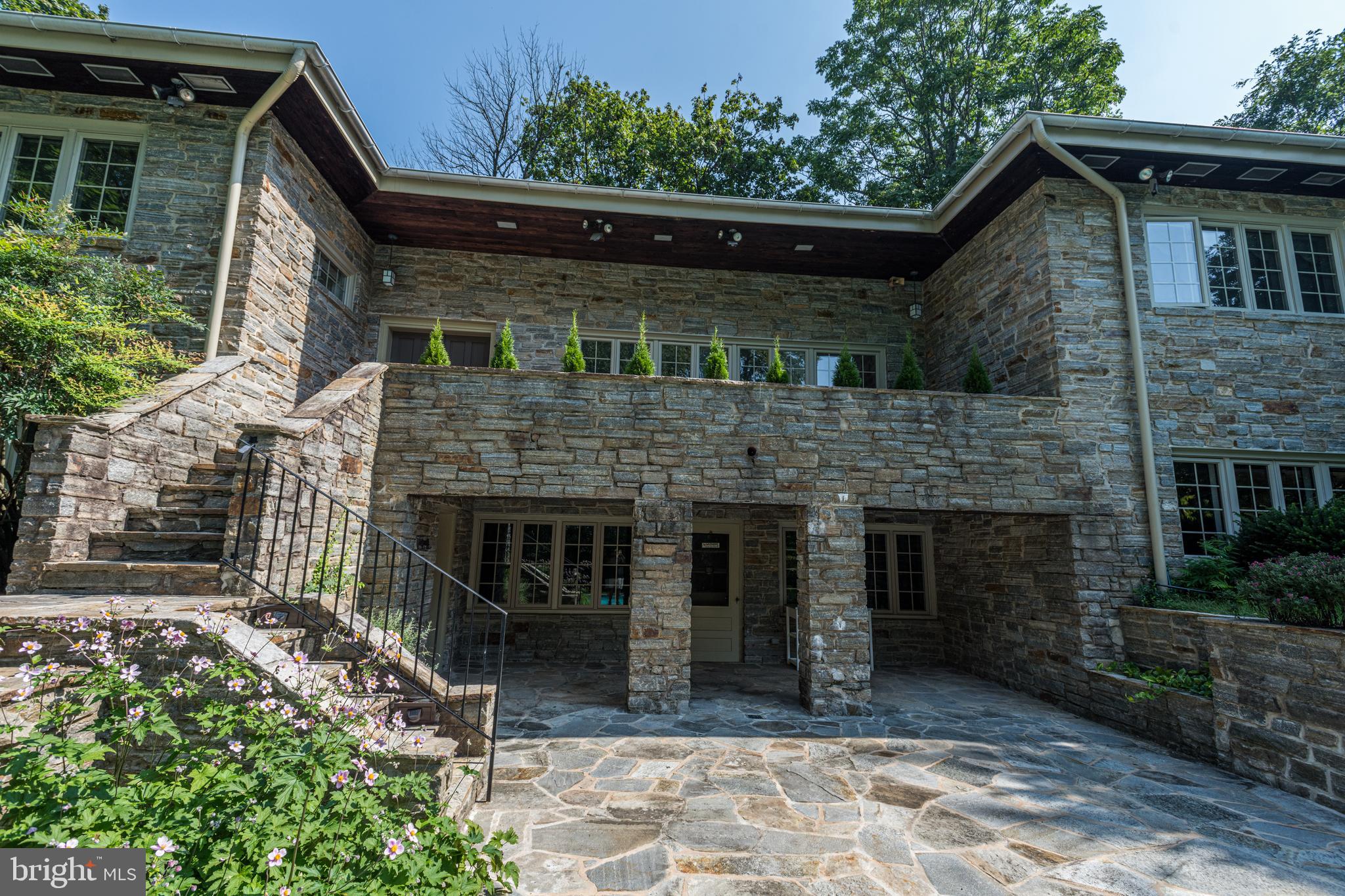 ROLAND PARK - Residential