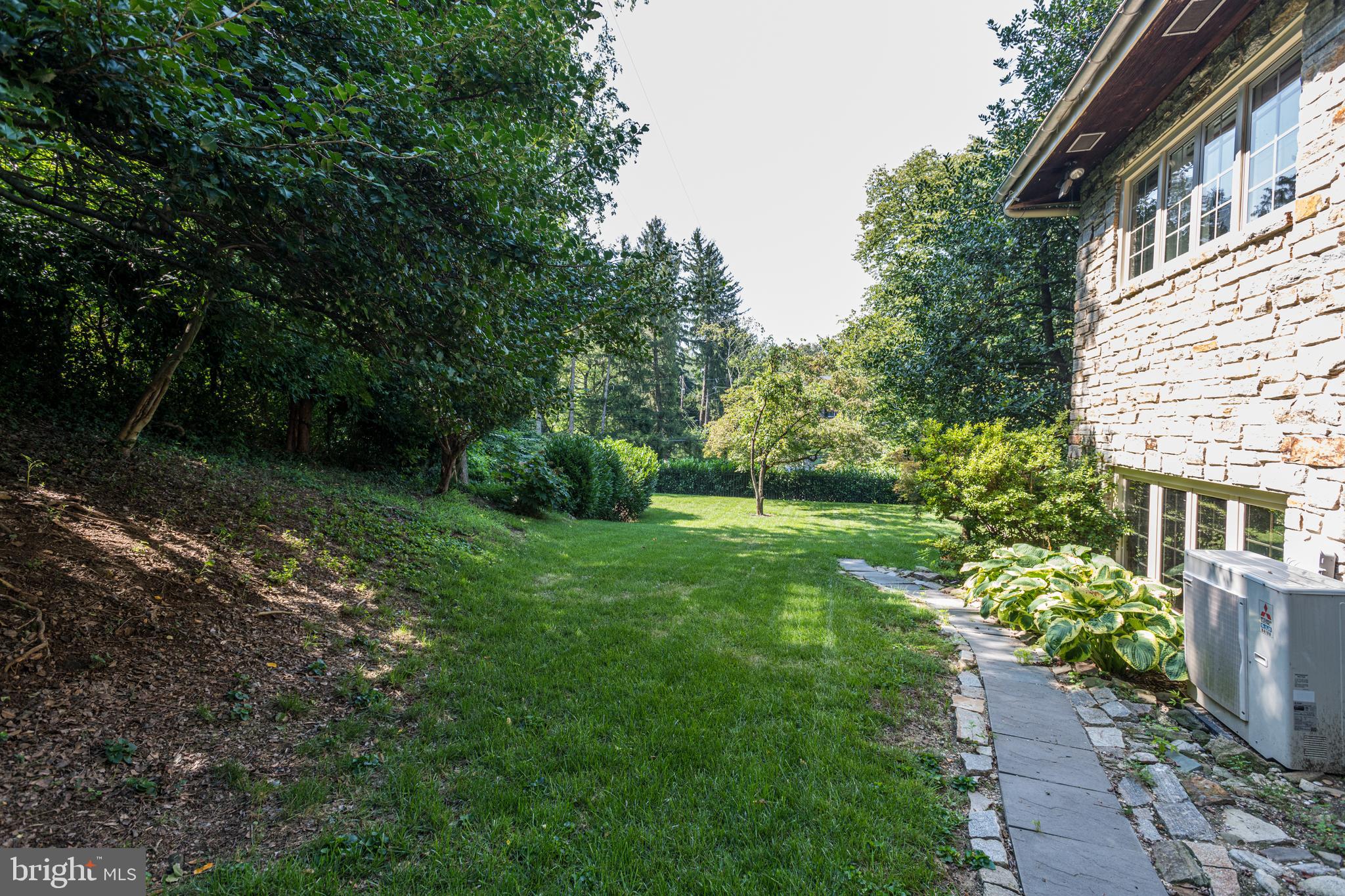 ROLAND PARK - Residential