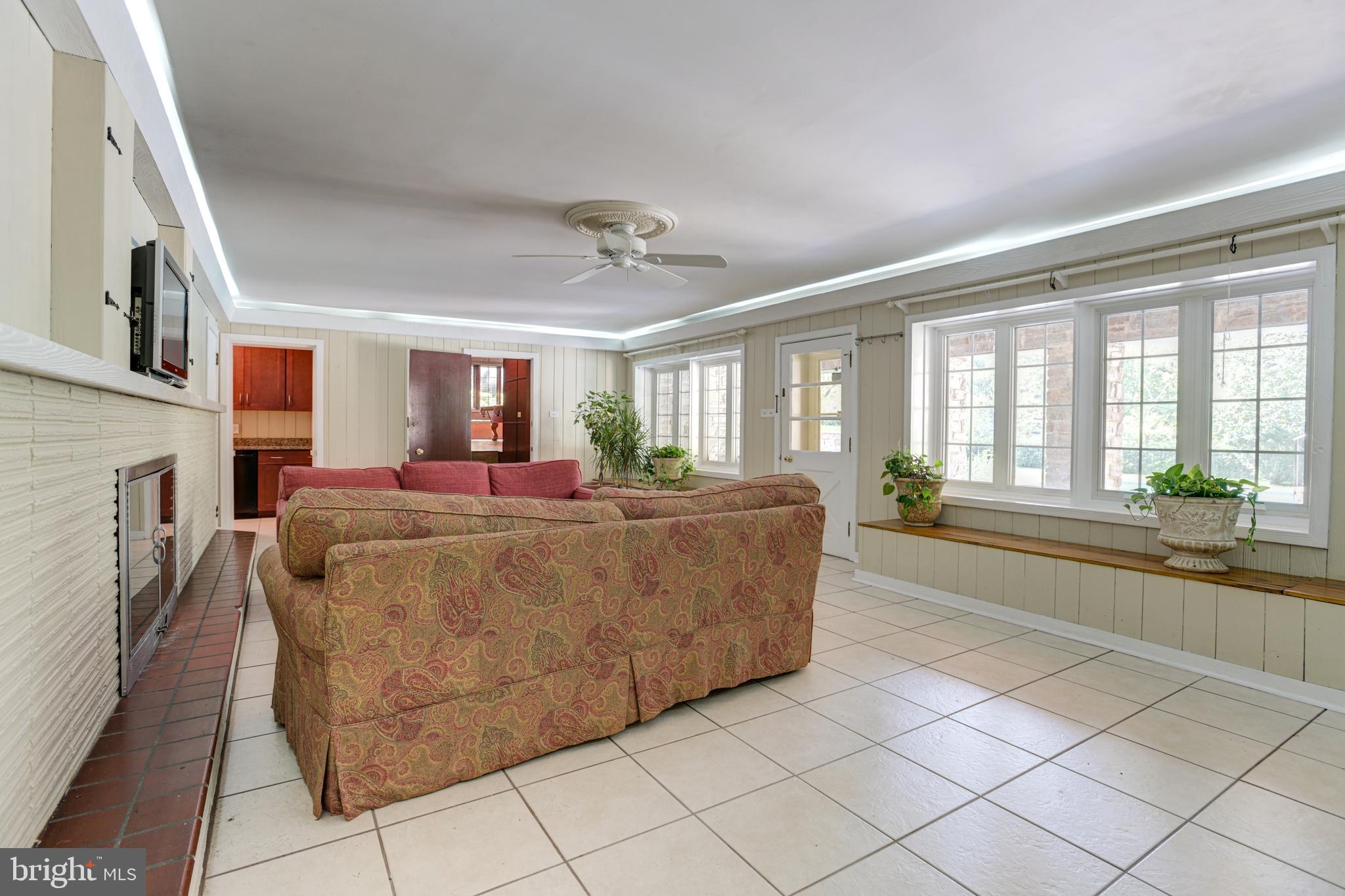 ROLAND PARK - Residential