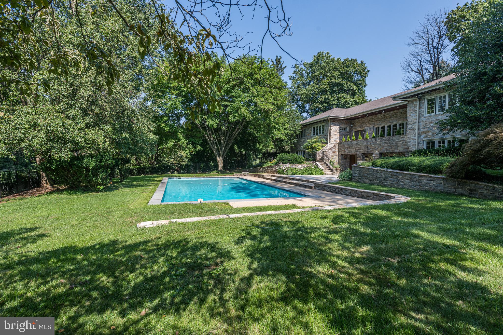 ROLAND PARK - Residential