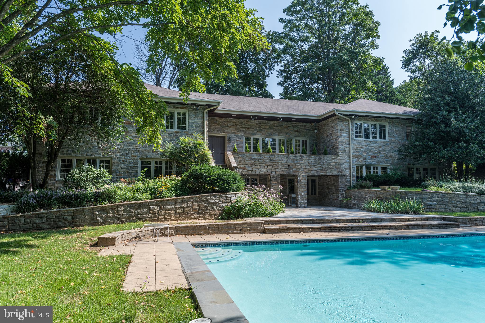 ROLAND PARK - Residential