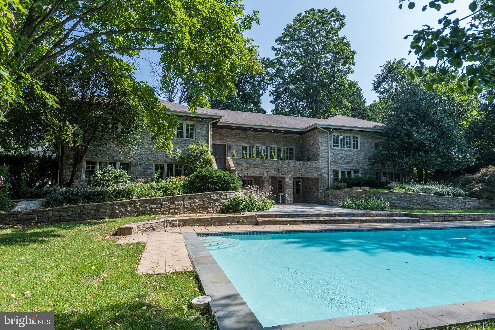 ROLAND PARK - Residential