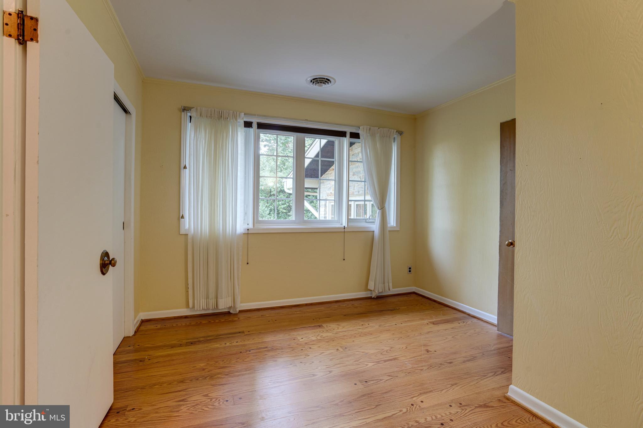 ROLAND PARK - Residential