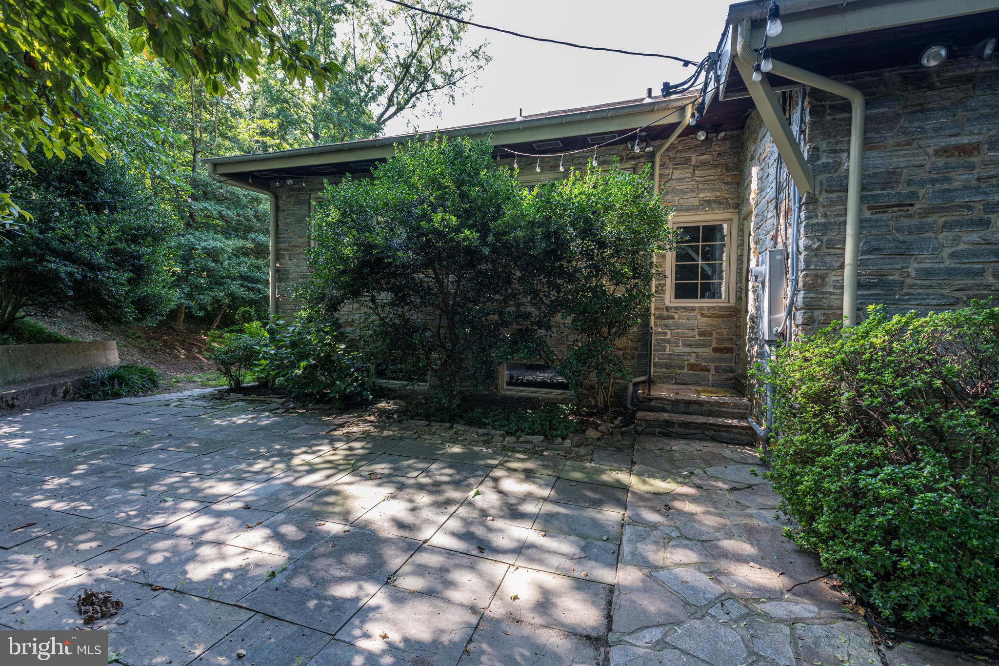 ROLAND PARK - Residential