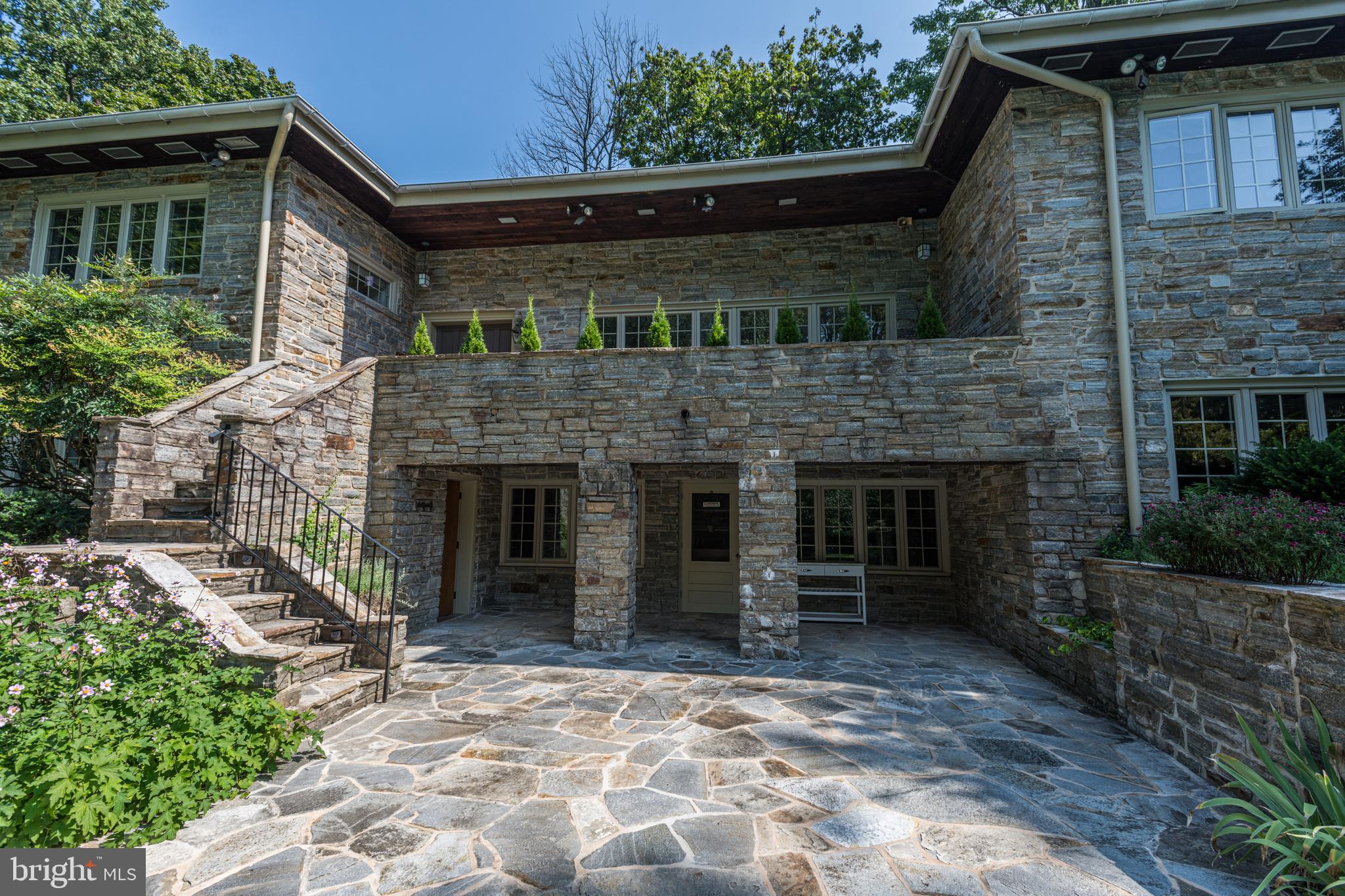 ROLAND PARK - Residential