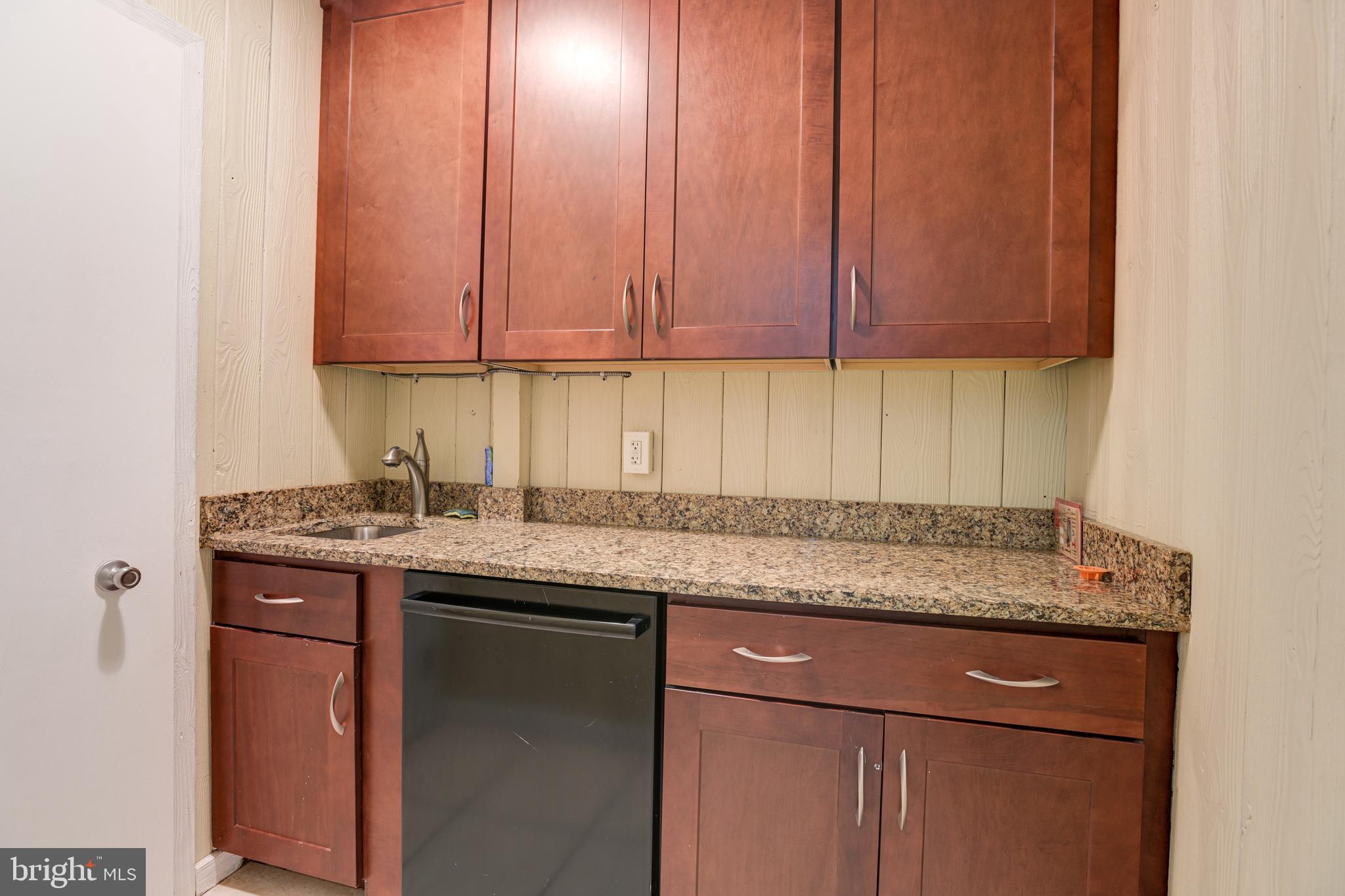 ROLAND PARK - Residential