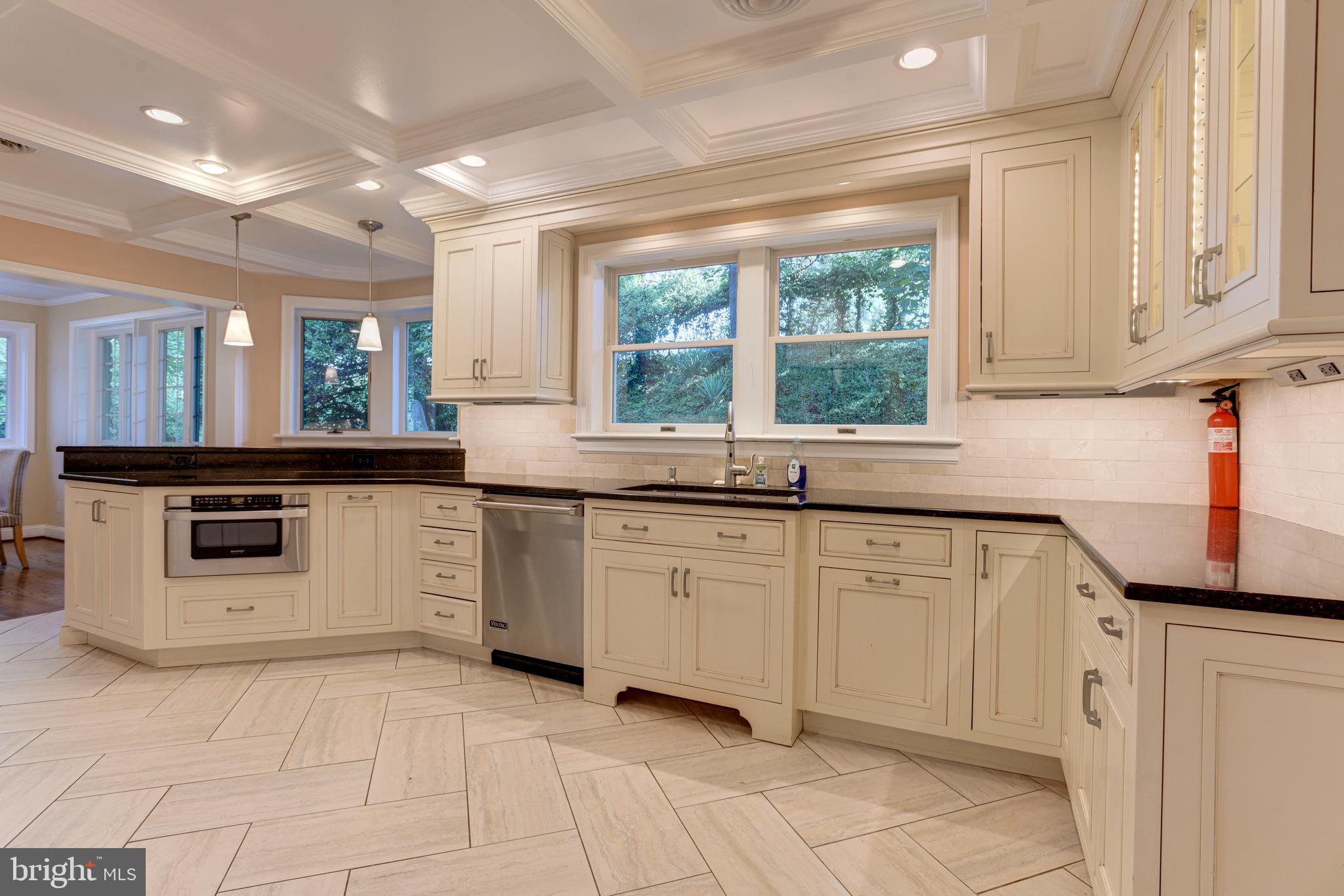 ROLAND PARK - Residential