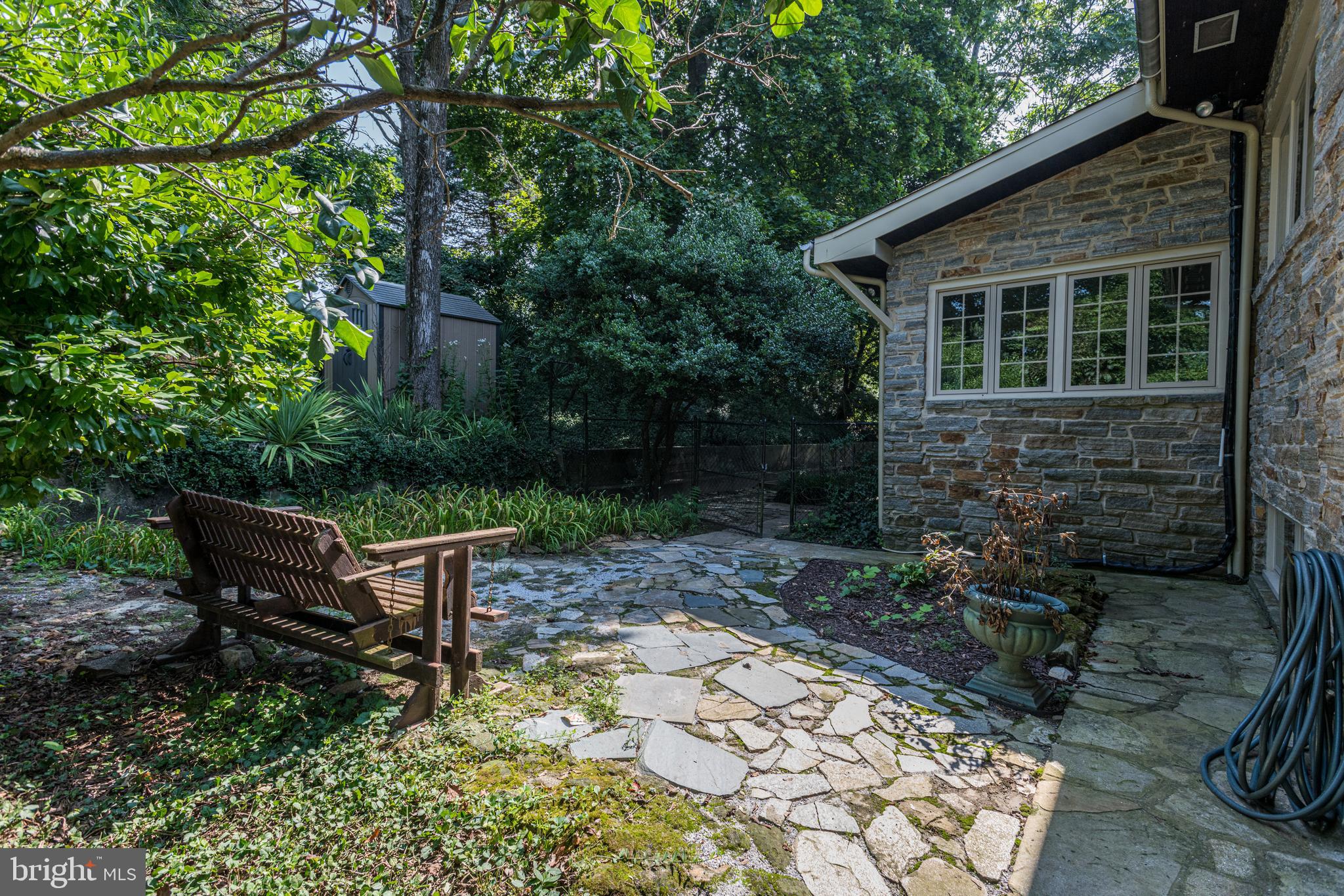 ROLAND PARK - Residential