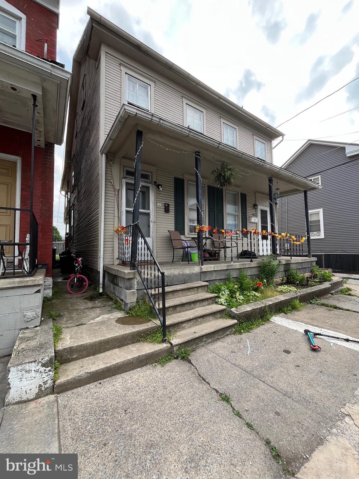 208 & 210 S SPRUCE STREET