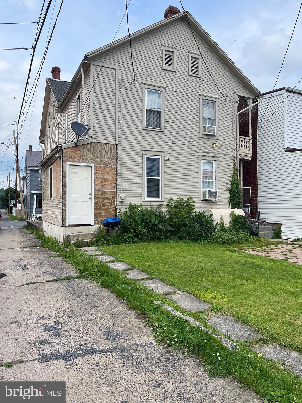 208 & 210 S SPRUCE STREET