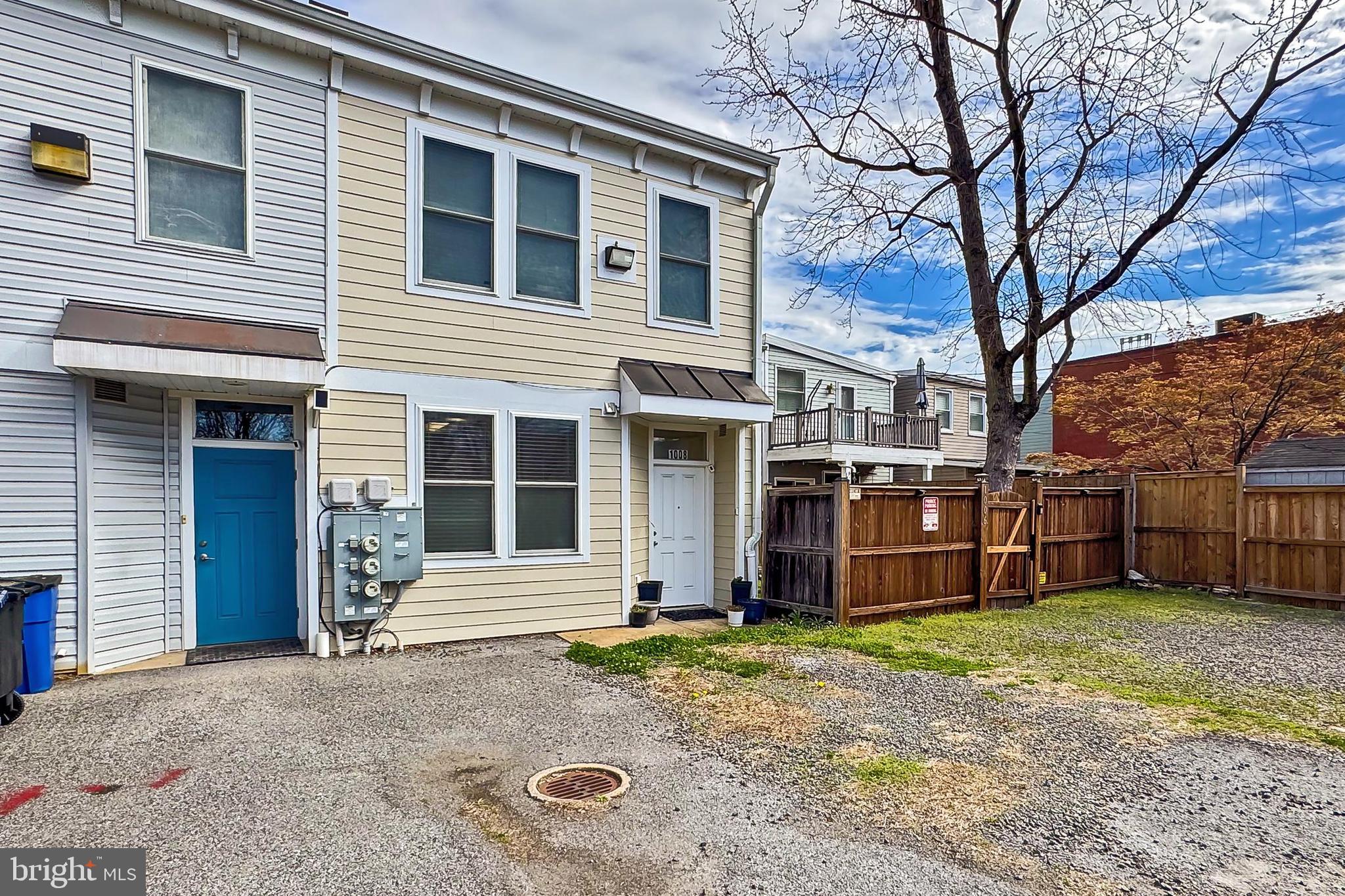 OLD TOWN - Commercial Sale