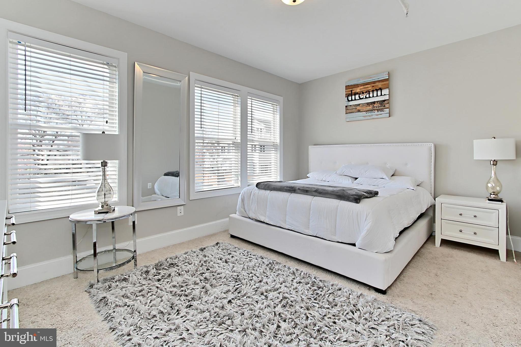 OLD TOWN - Commercial Sale