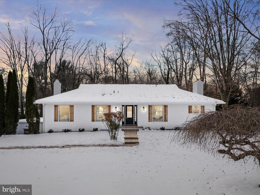 Dream Home Alert in Great Falls! 
Get ready to fall in love! This fully remodeled beauty has it all—modern style, incredible space, and an unbeatable location. Boasting 3 bedrooms on your main level ( yes main level living!!) PLUS a lower level bedroom  and a BONUS FEATURE....a flex room, you’ve got endless options: a cozy guest room, home office, playroom, or even your own personal den with a closet, fireplace and backyard access! Your own little oasis!

Be the FIRST to enjoy this home’s brand-new upgrades, designed with style and sophistication in mind. The open-concept layout is perfect for entertaining, while the backyard’s serene tree conservancy views offer a peaceful retreat on your .51 acres. 

All this in Great Falls proper—just minutes from the quaint shops and dining of Great Falls Town Center—at a price you won’t believe! Opportunities like this don’t come often. Make this your new home today!