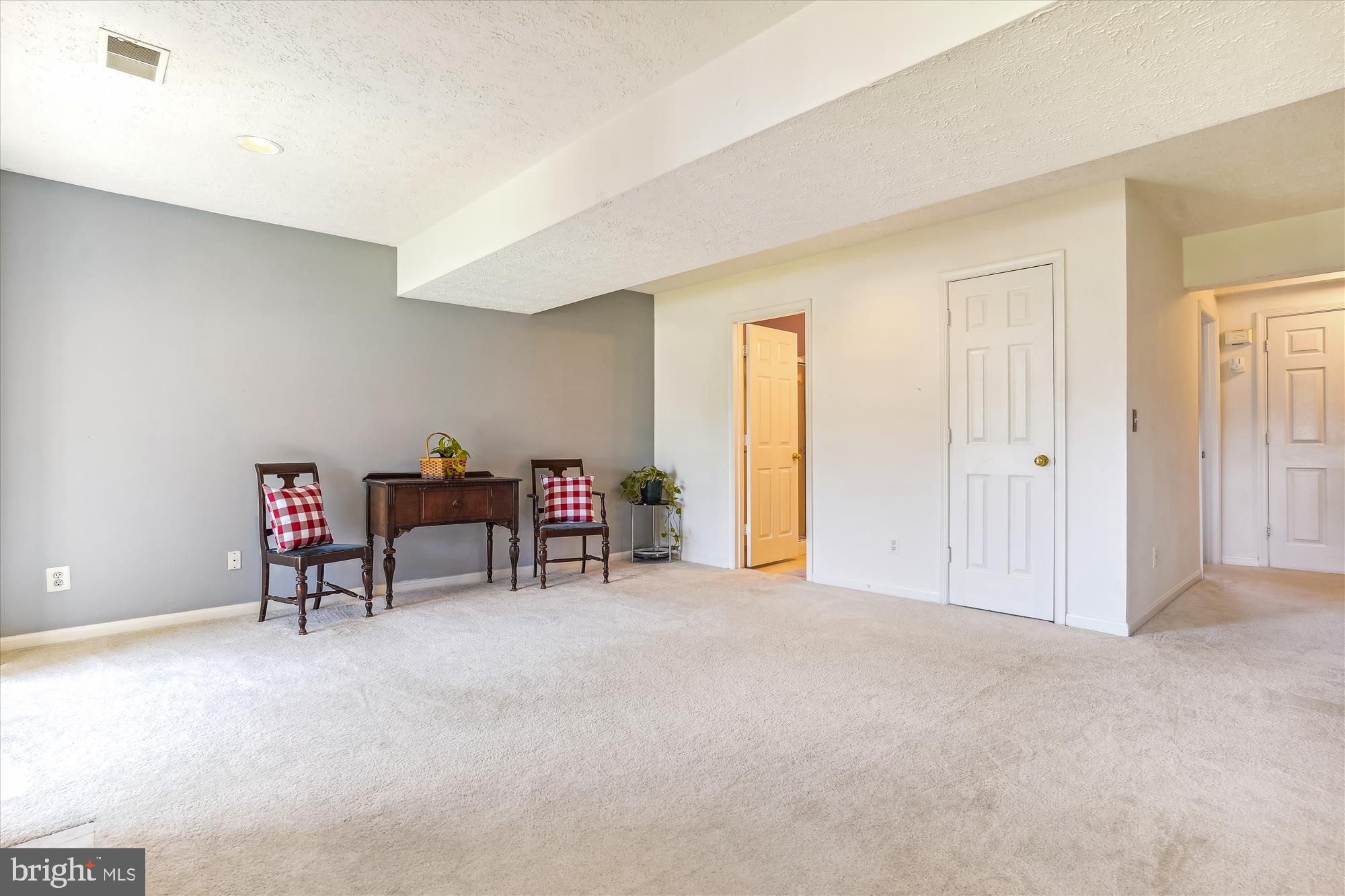 SOUTHBRIDGE - Residential