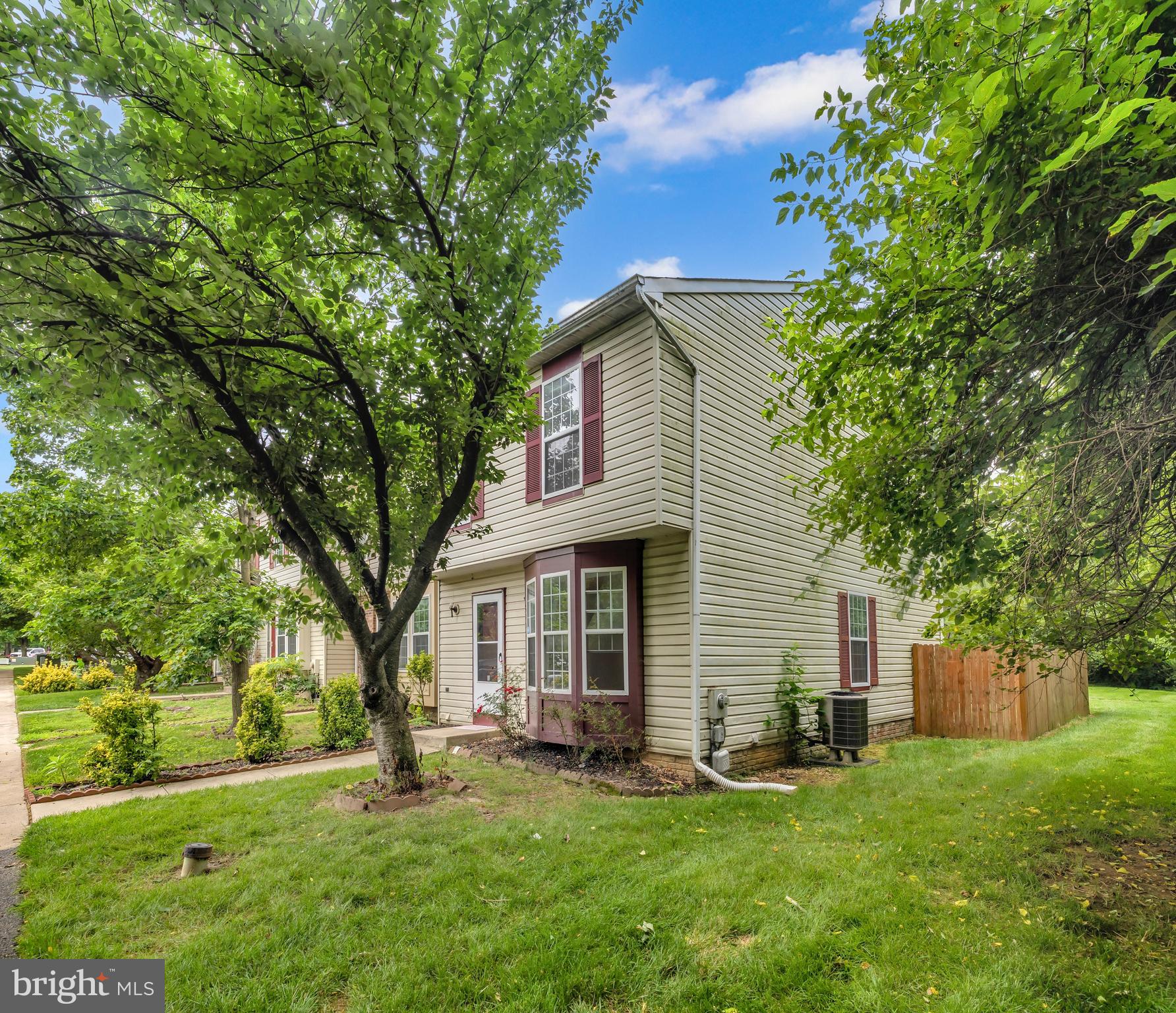 ROBIN MEADOWS - Residential Lease