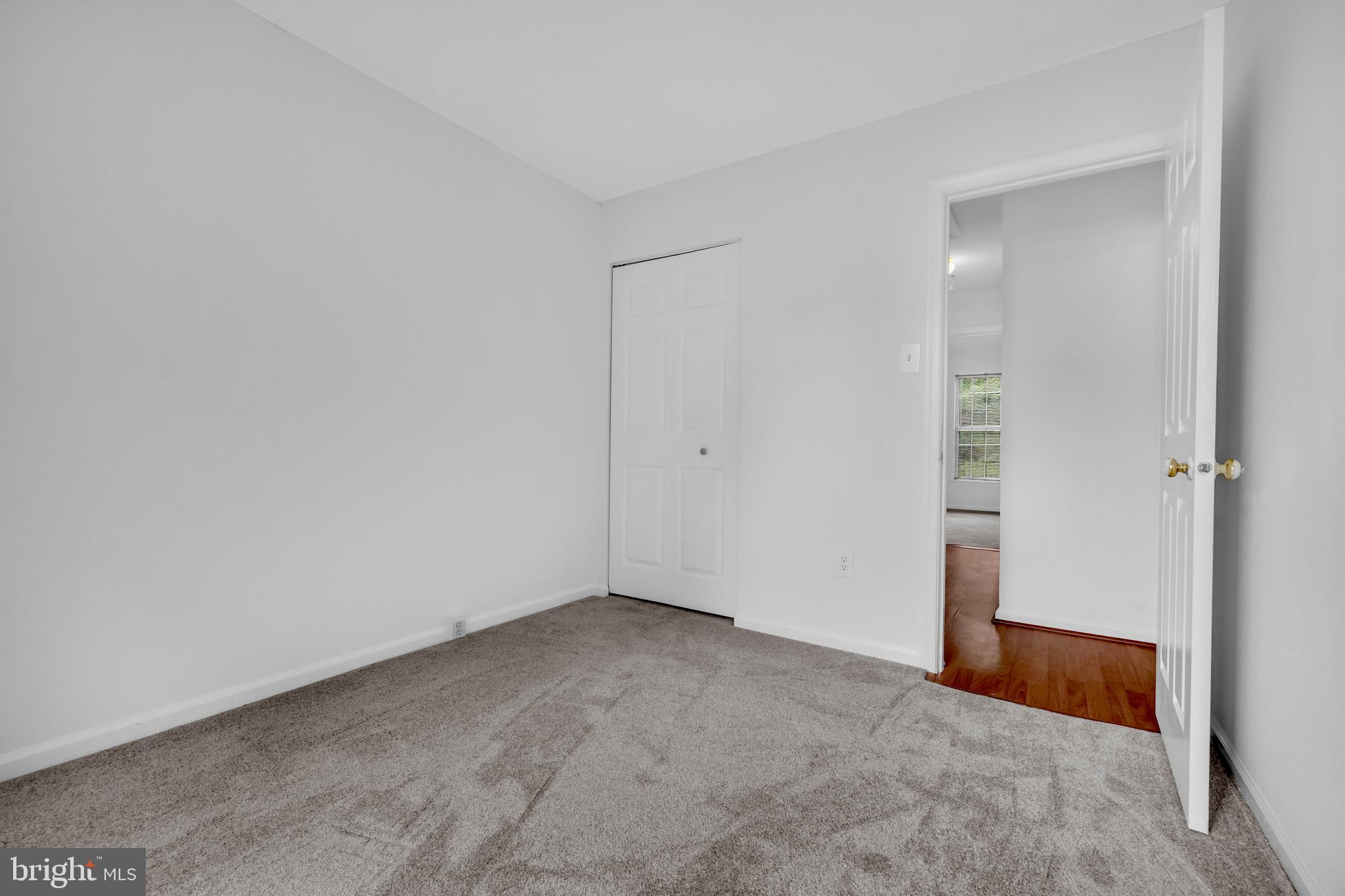 ROBIN MEADOWS - Residential Lease