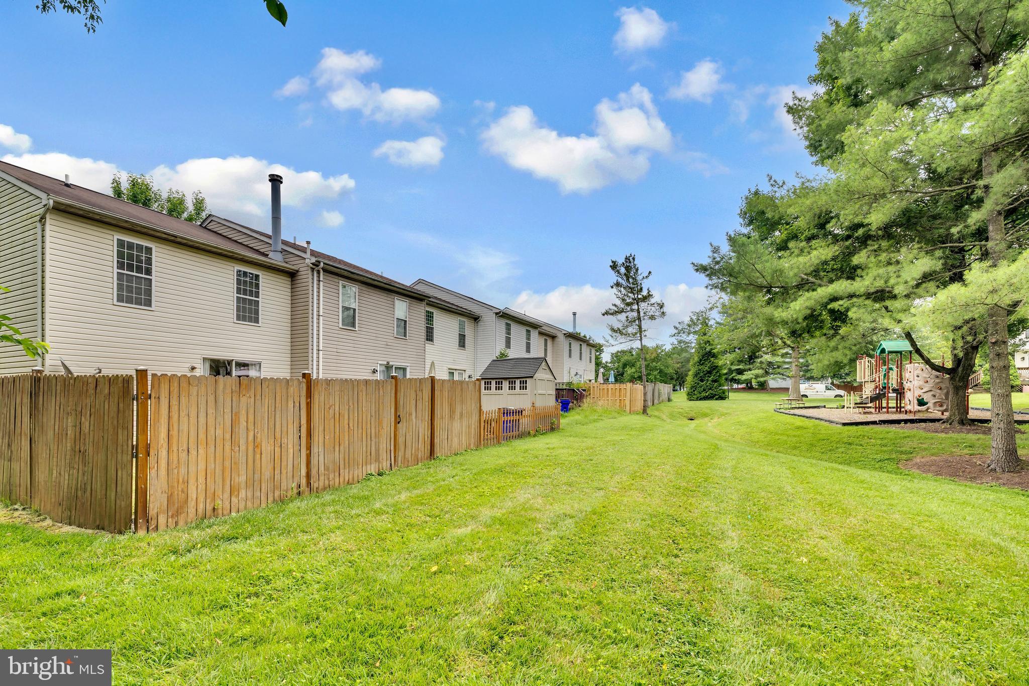 ROBIN MEADOWS - Residential Lease