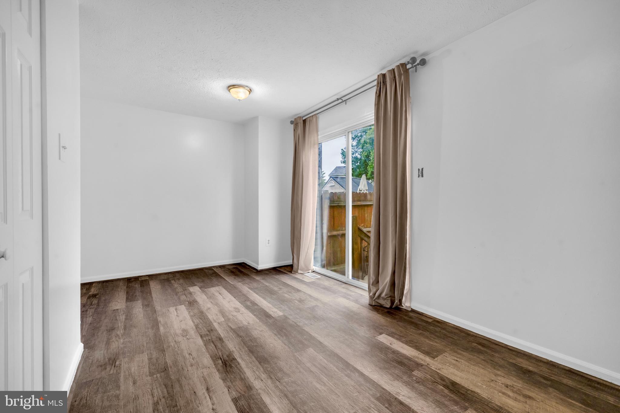 ROBIN MEADOWS - Residential Lease