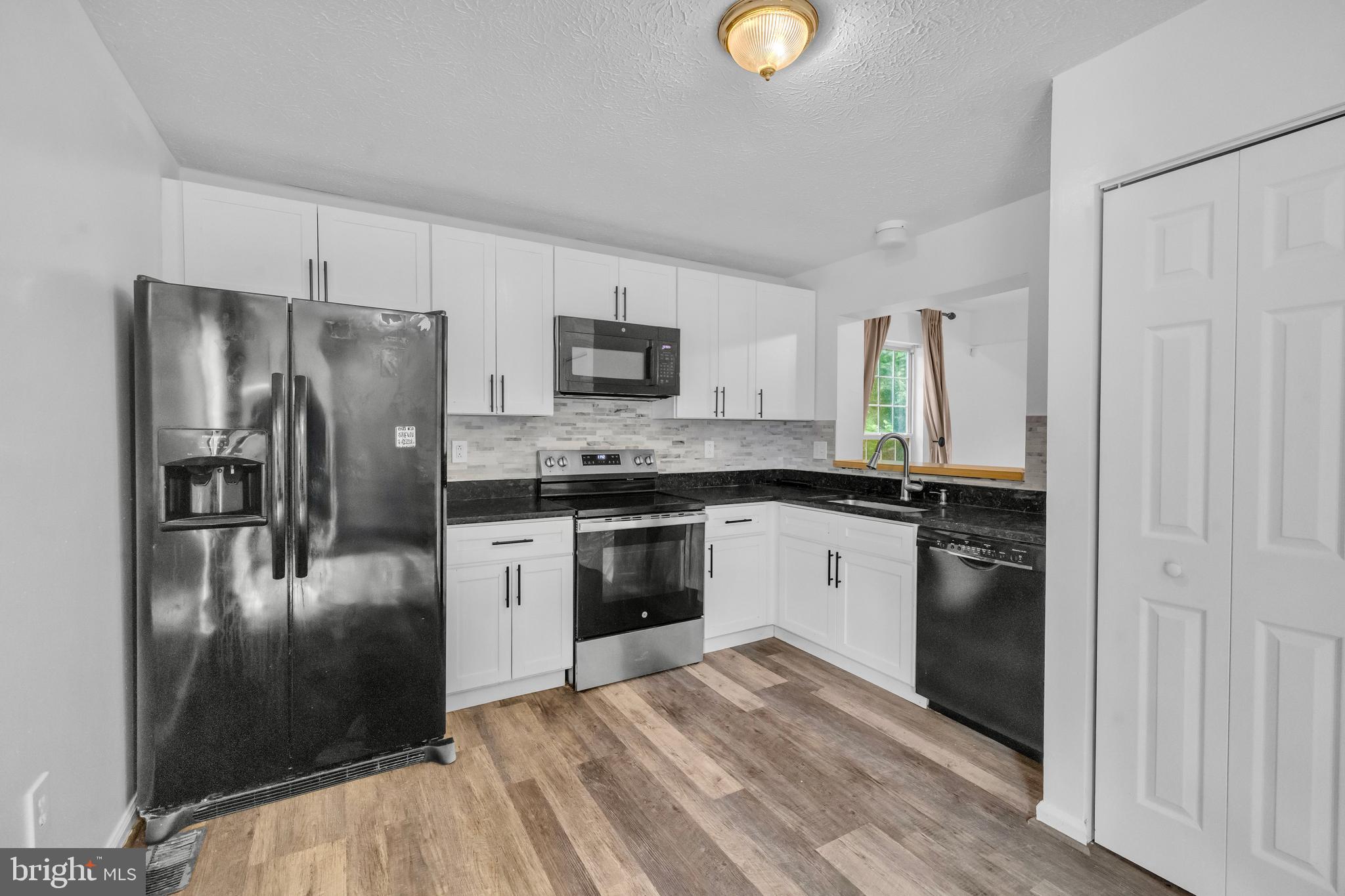 ROBIN MEADOWS - Residential Lease