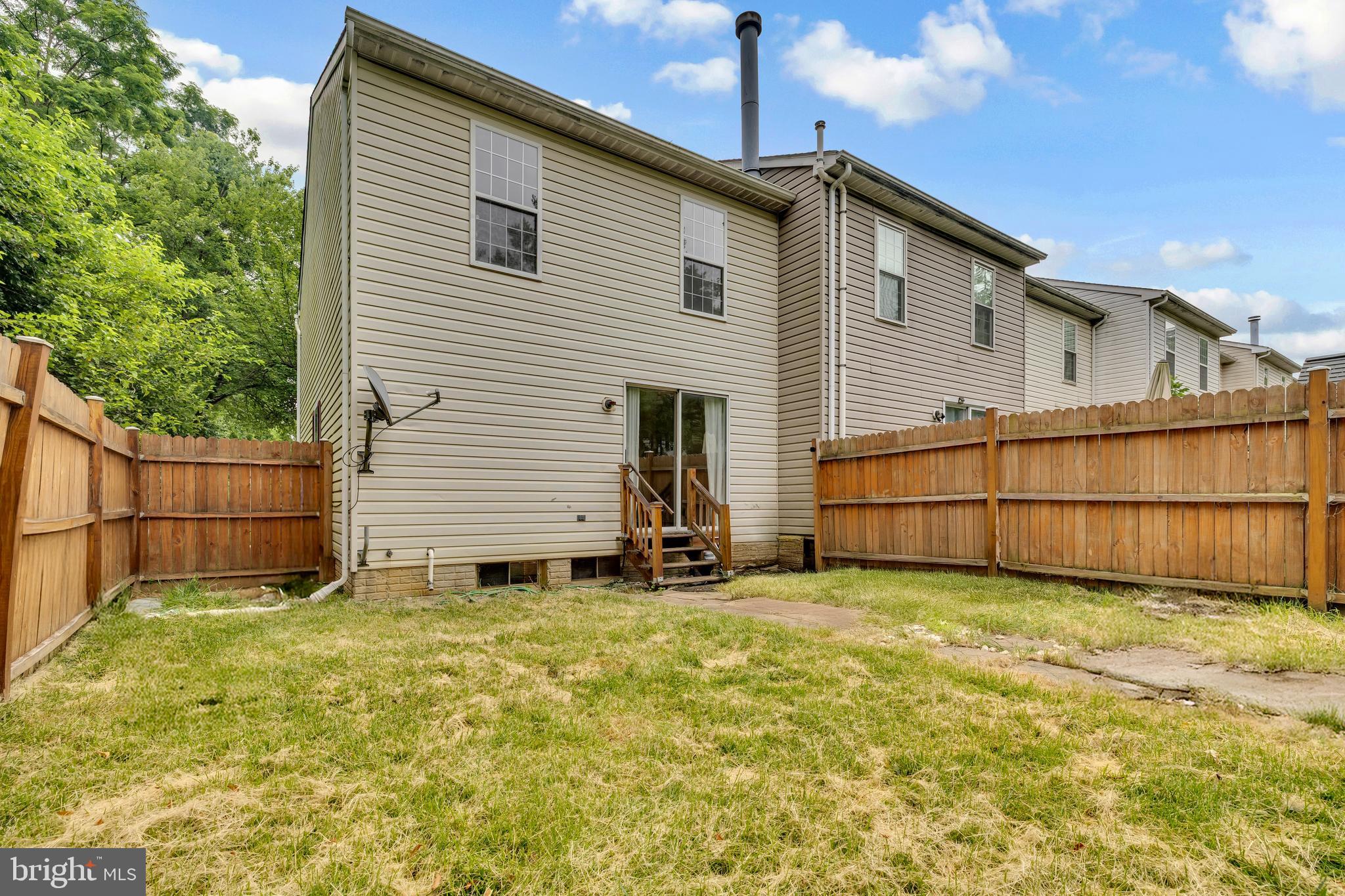 ROBIN MEADOWS - Residential Lease