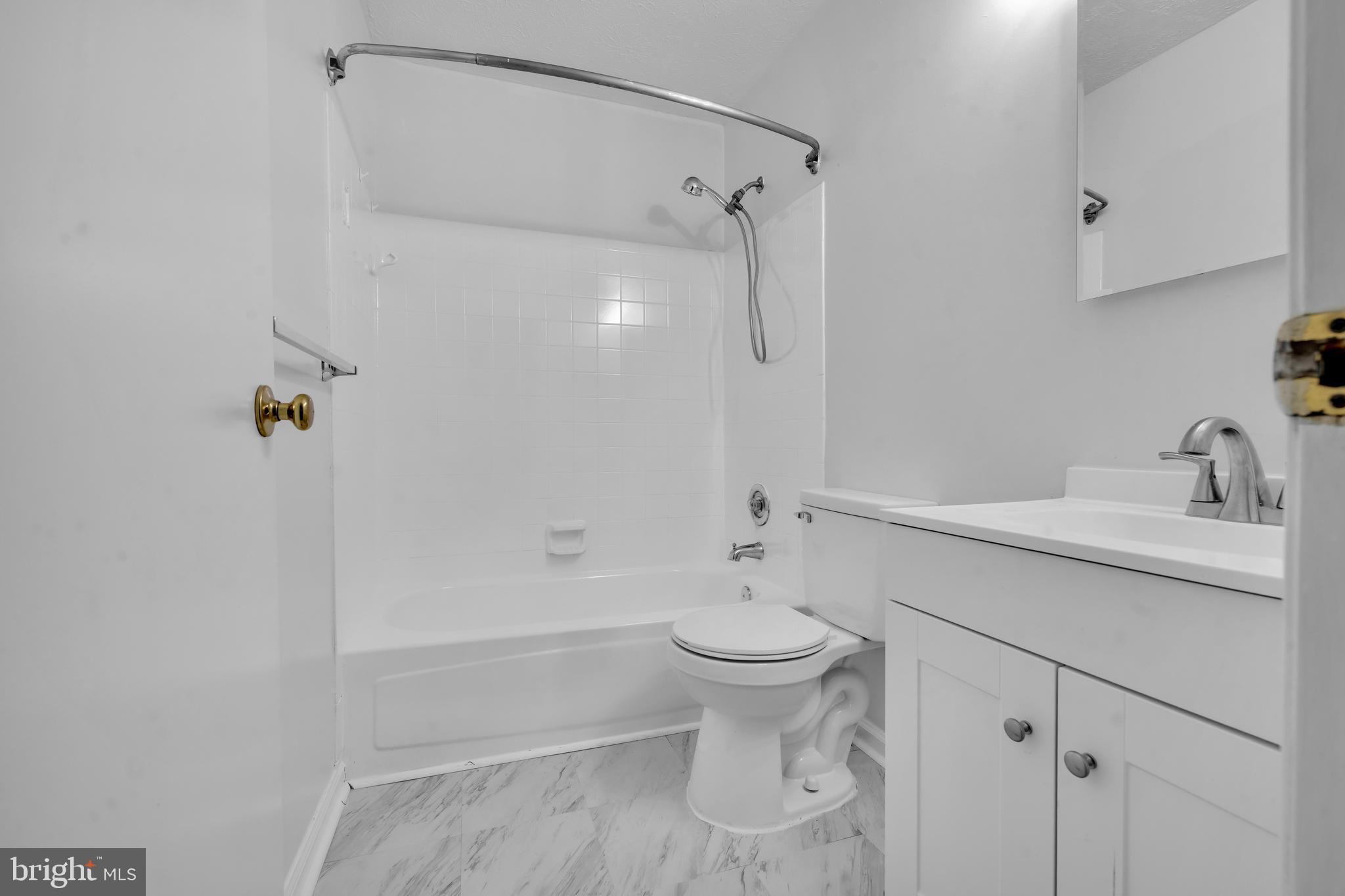 ROBIN MEADOWS - Residential Lease