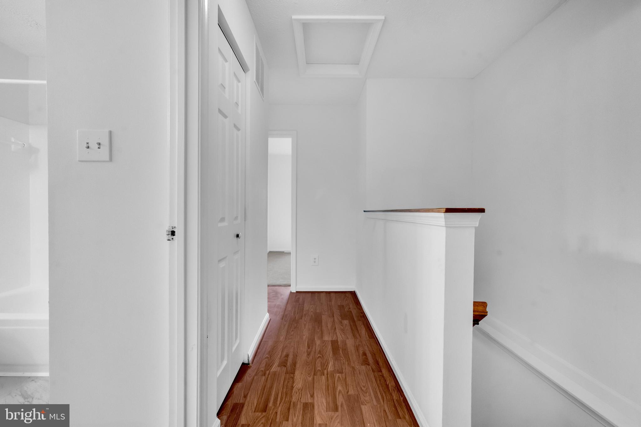 ROBIN MEADOWS - Residential Lease