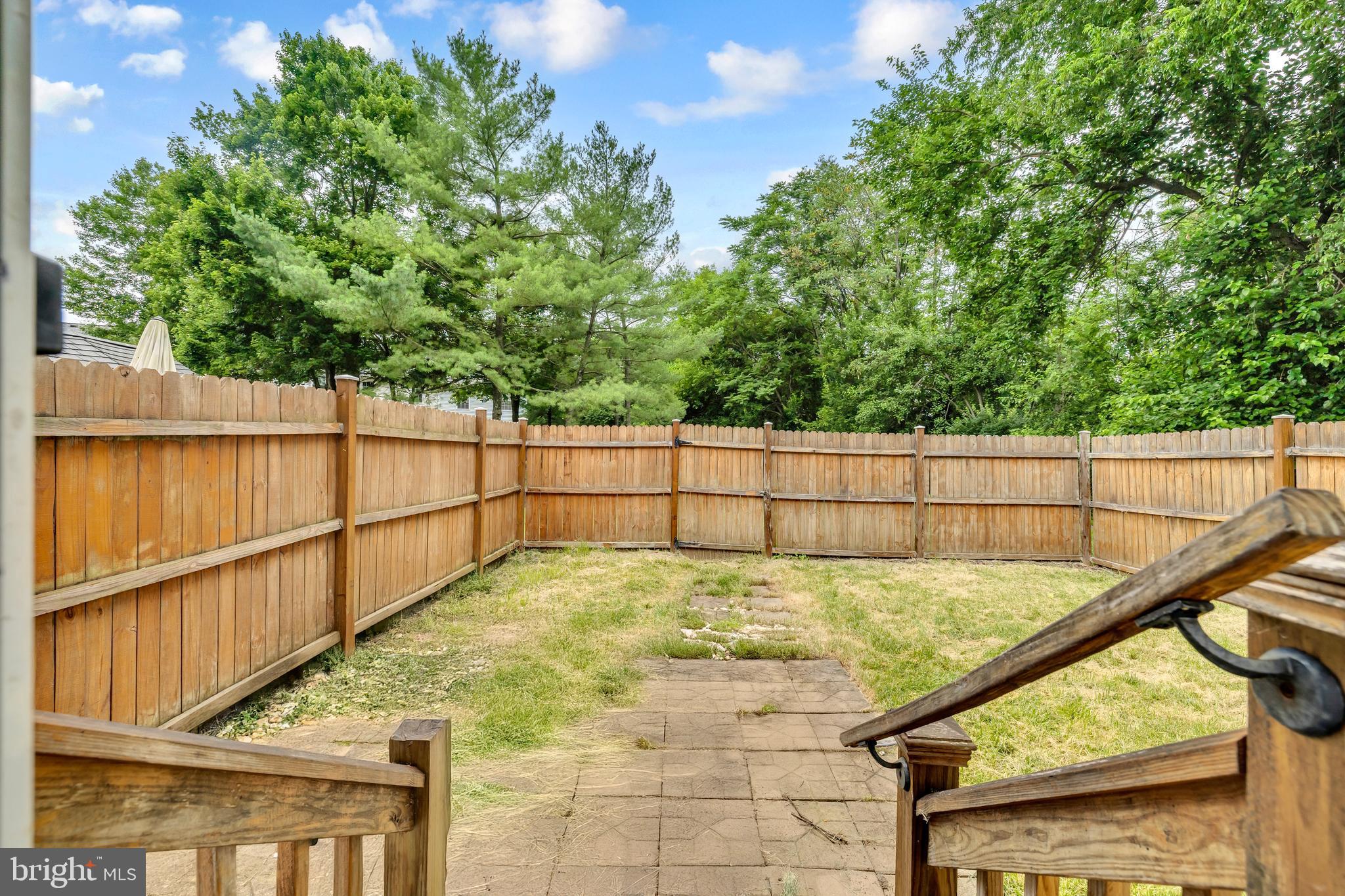 ROBIN MEADOWS - Residential Lease