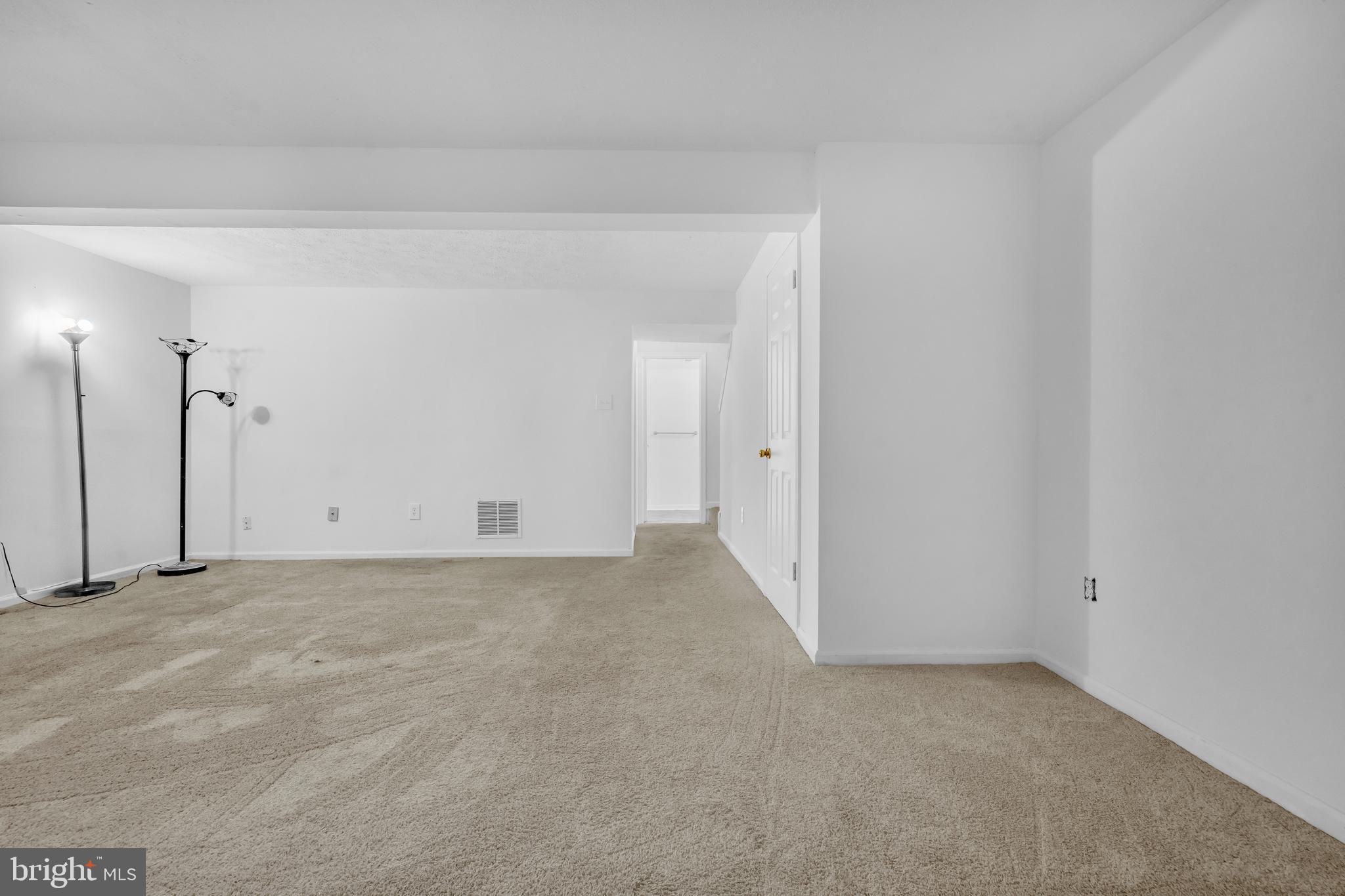 ROBIN MEADOWS - Residential Lease