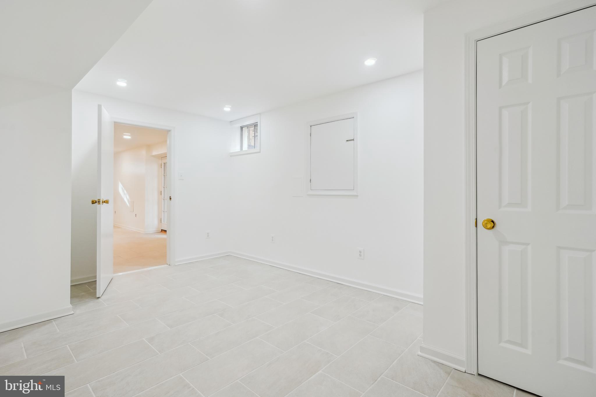 BURKE CENTRE - Residential