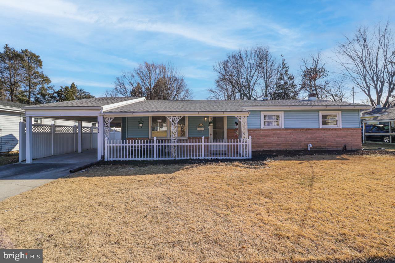 DELBROOK MANOR - Residential