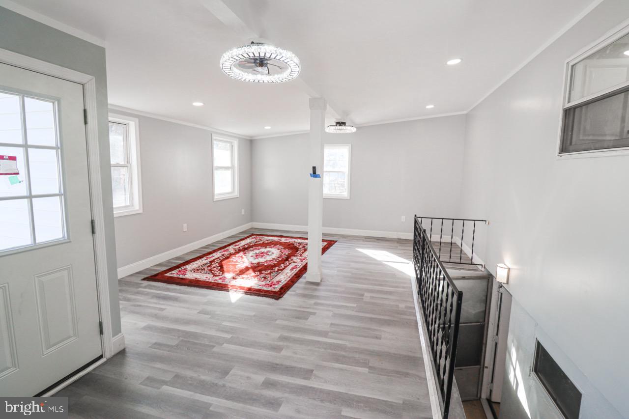 DELBROOK MANOR - Residential