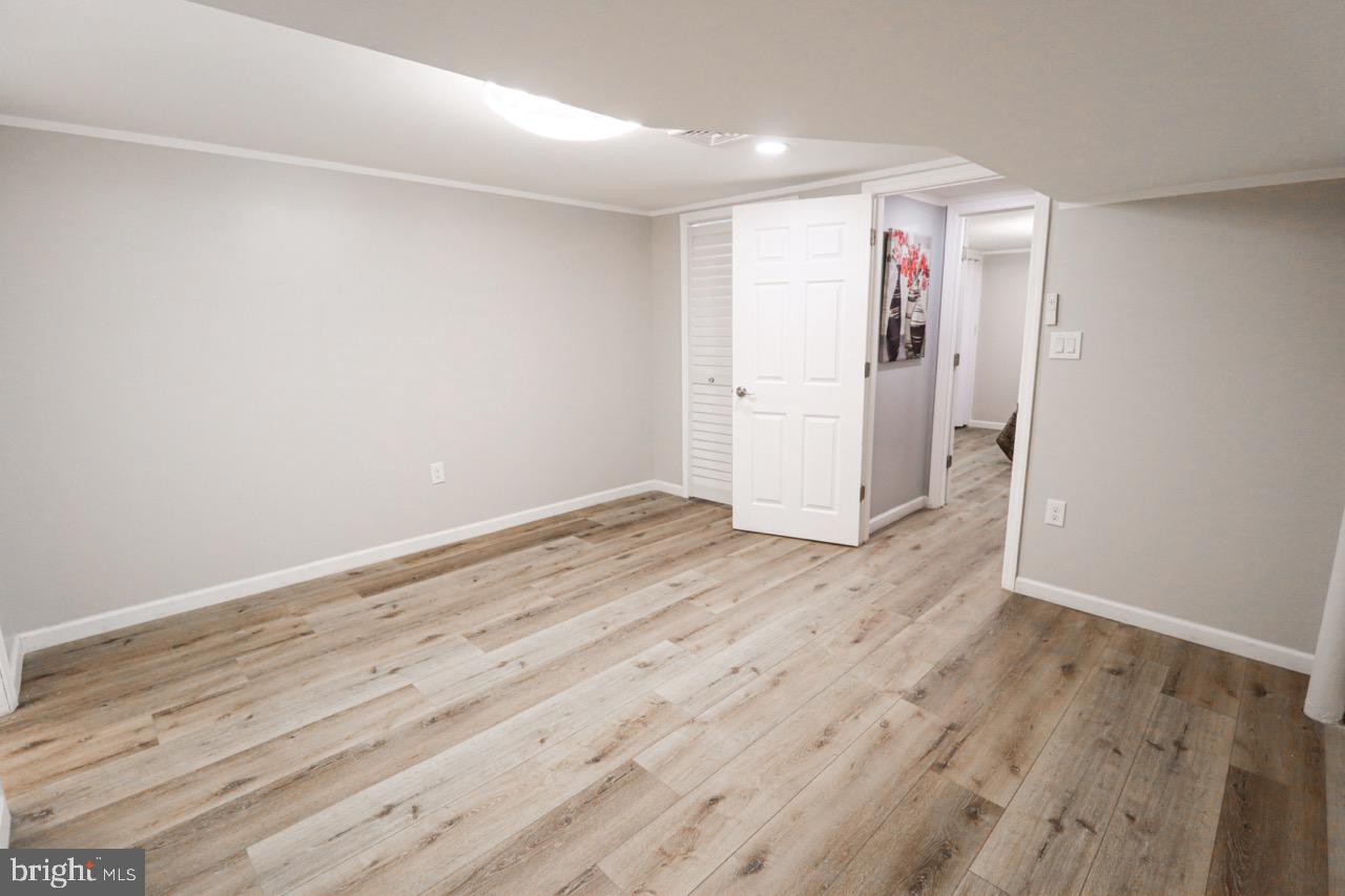 DELBROOK MANOR - Residential