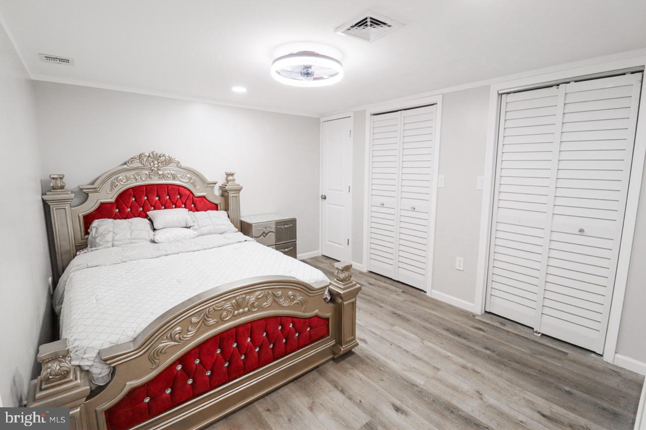 DELBROOK MANOR - Residential