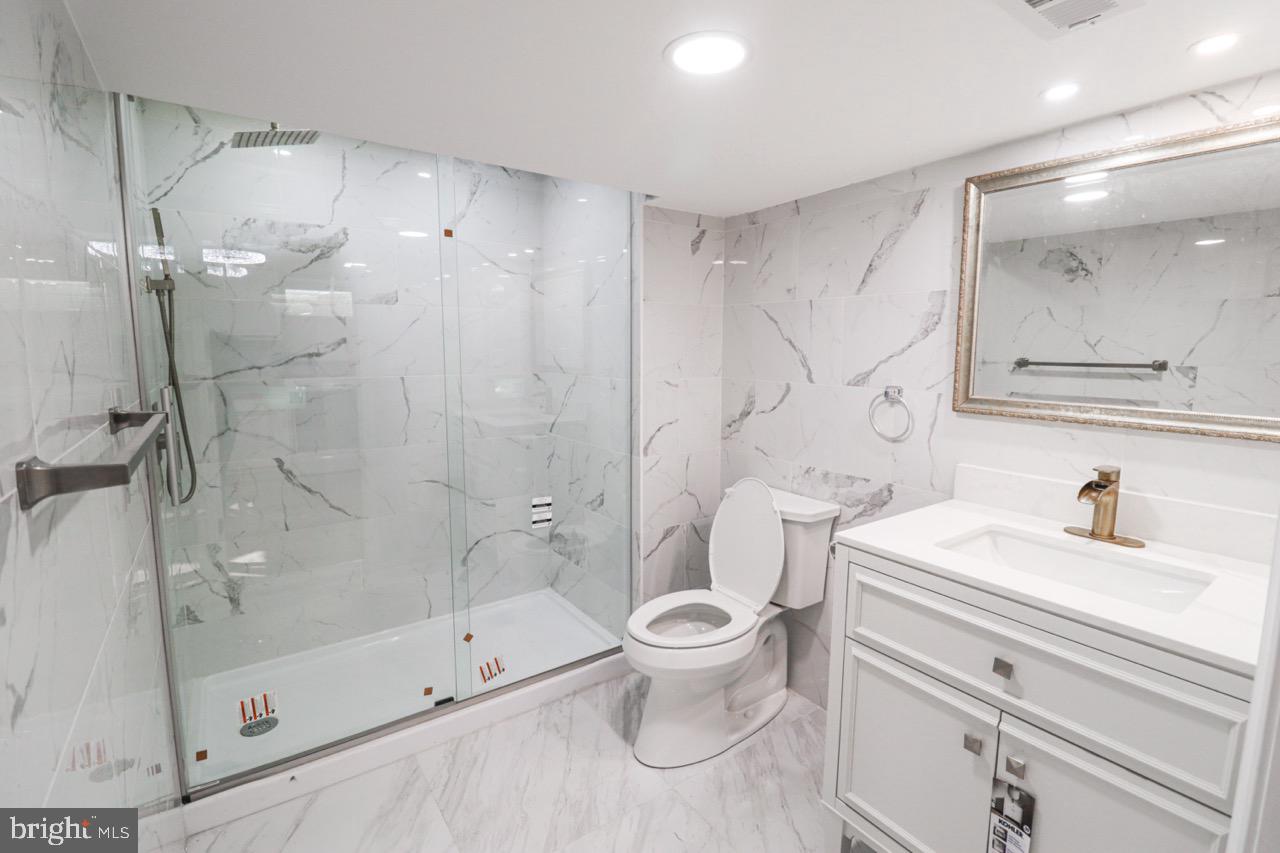 DELBROOK MANOR - Residential