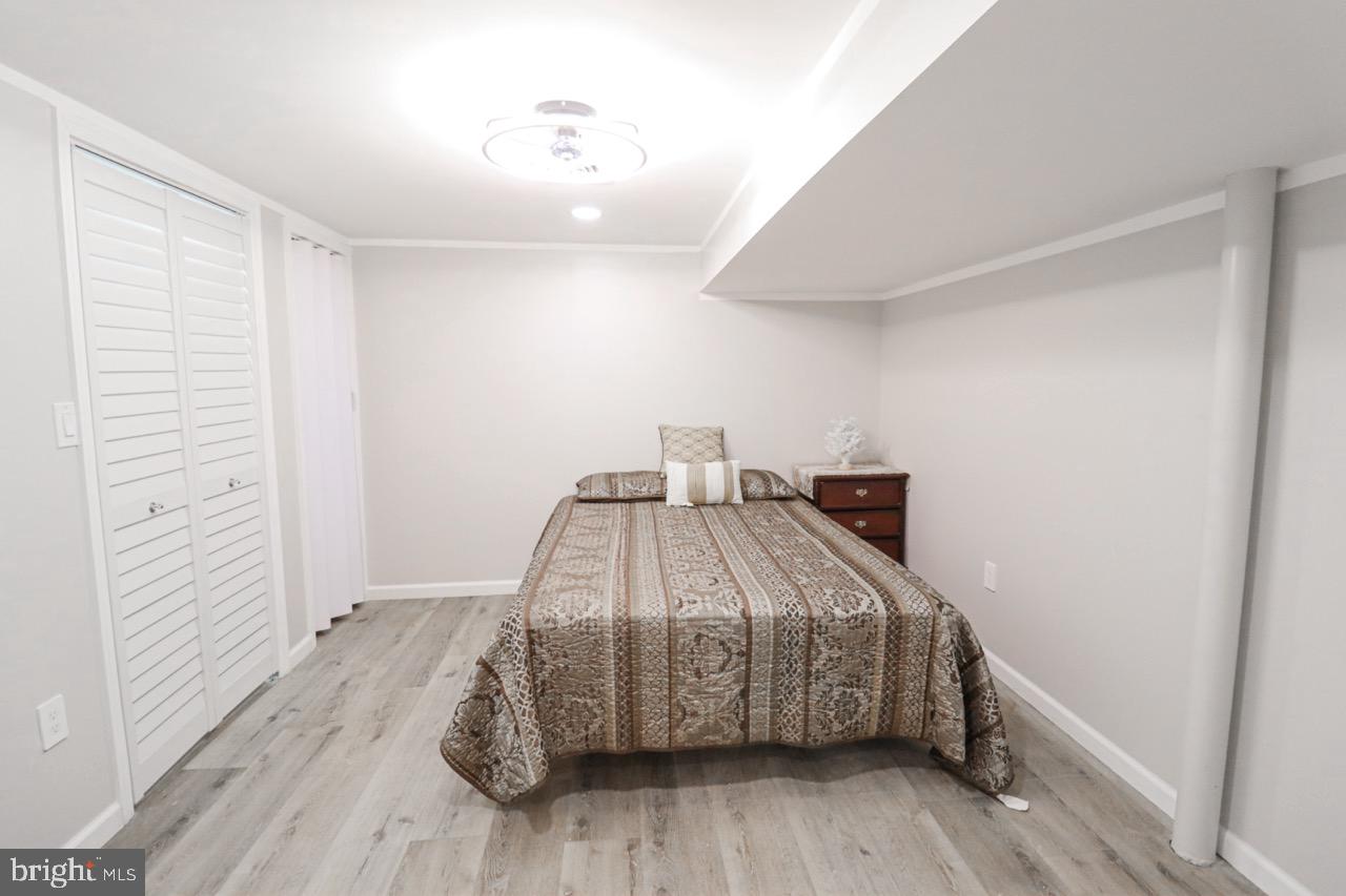 DELBROOK MANOR - Residential