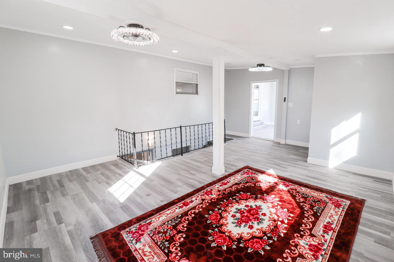 DELBROOK MANOR - Residential