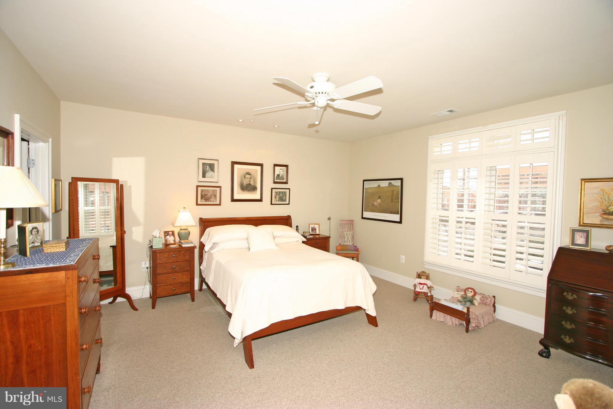 LIBERTY ROW - Residential