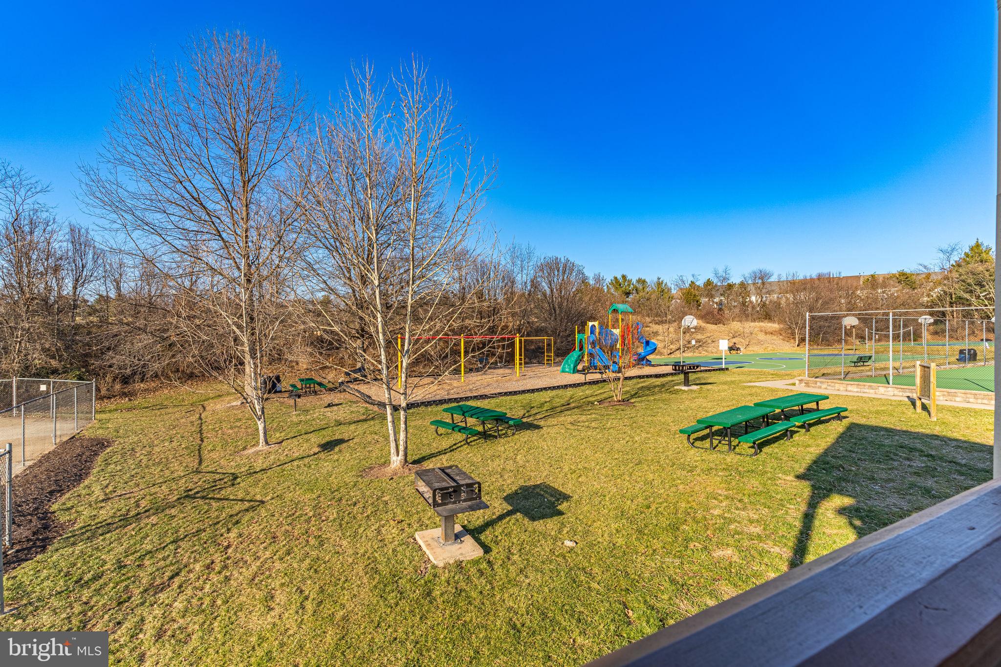 TIERS OF MANCHESTER LAKES - Residential