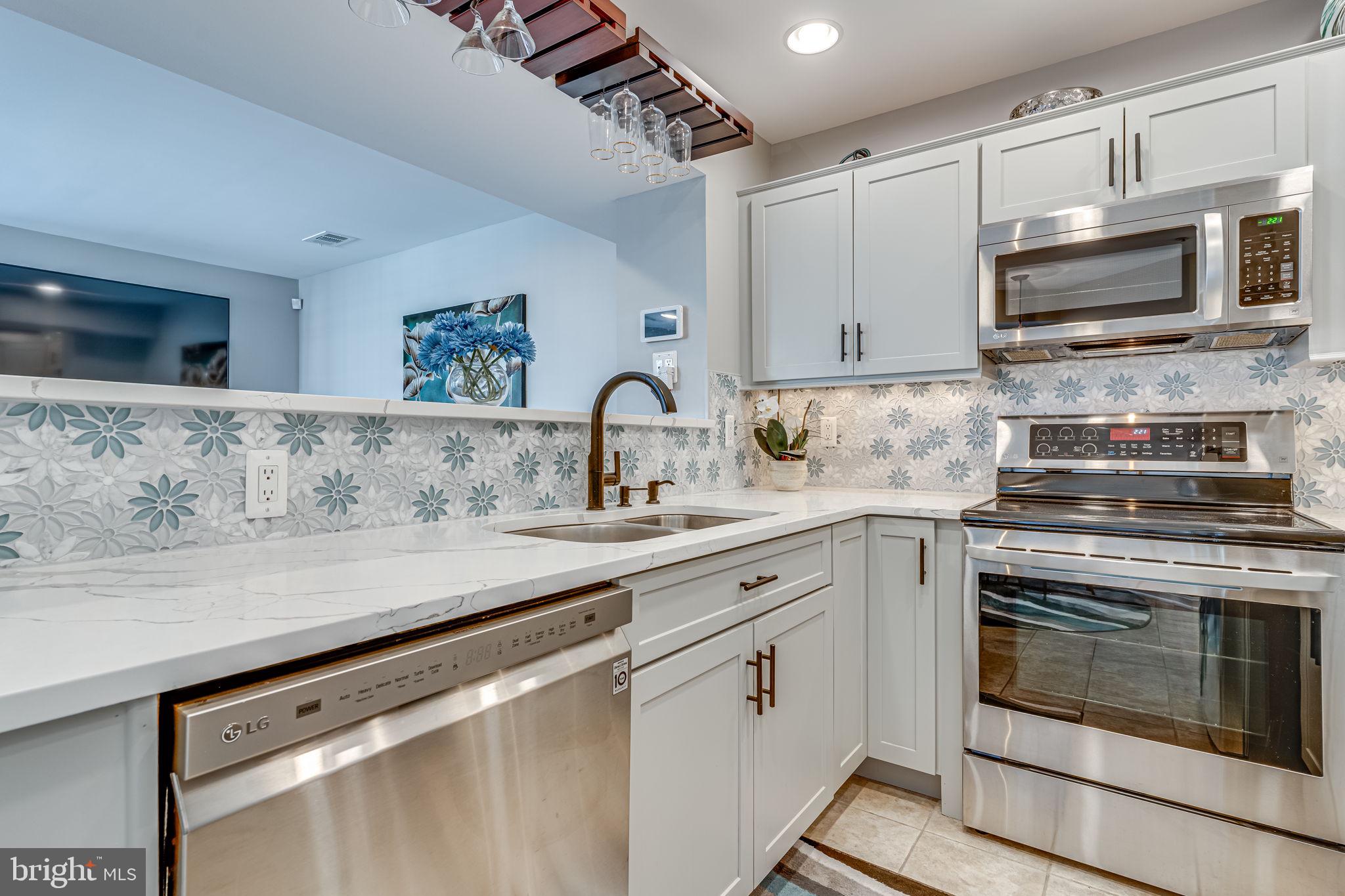 TIERS OF MANCHESTER LAKES - Residential