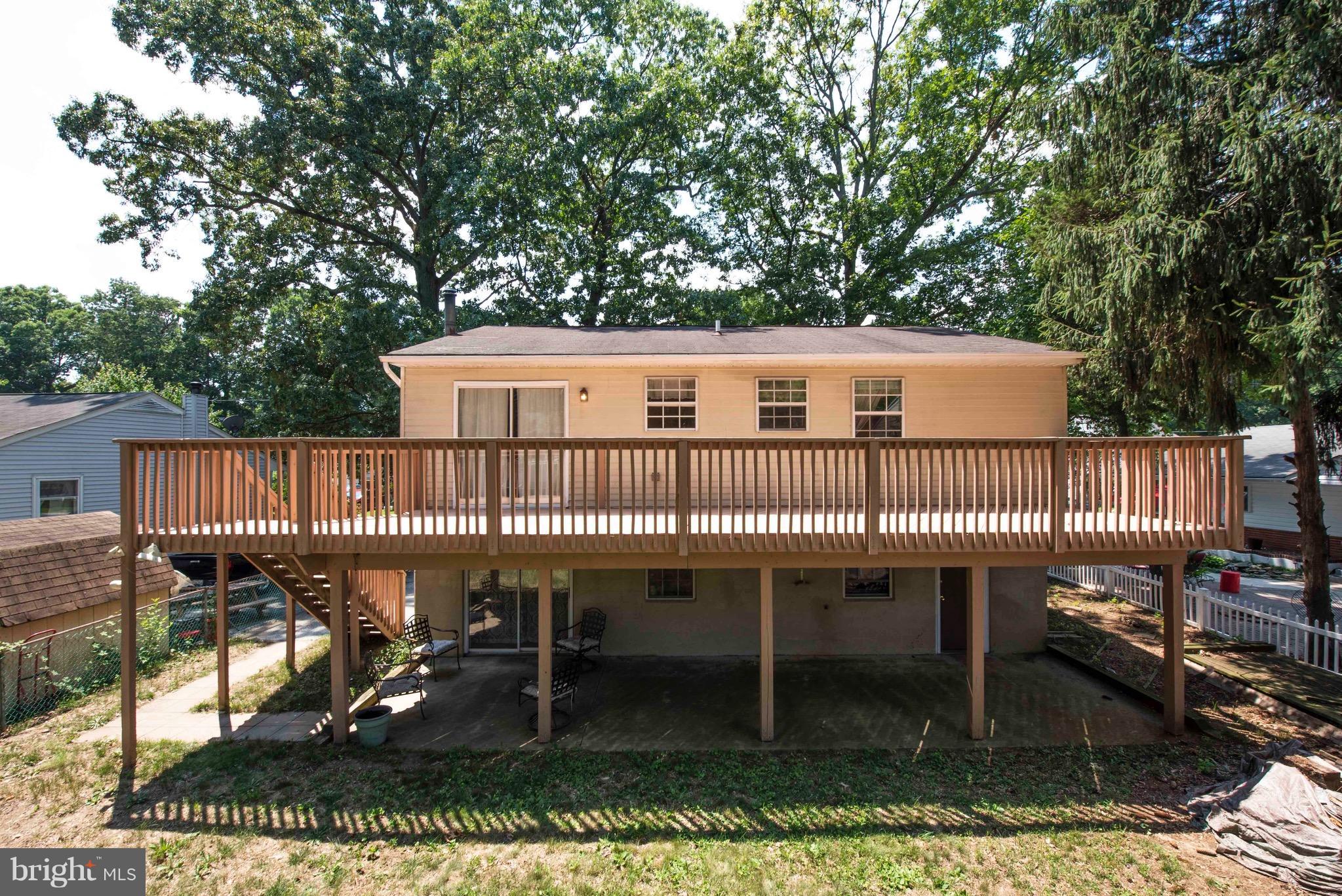 WOODLAND BEACH - Residential