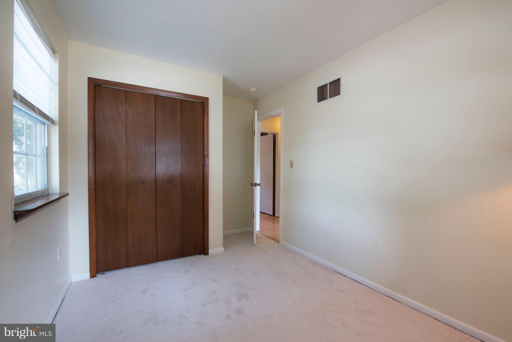 WOODLAND BEACH - Residential