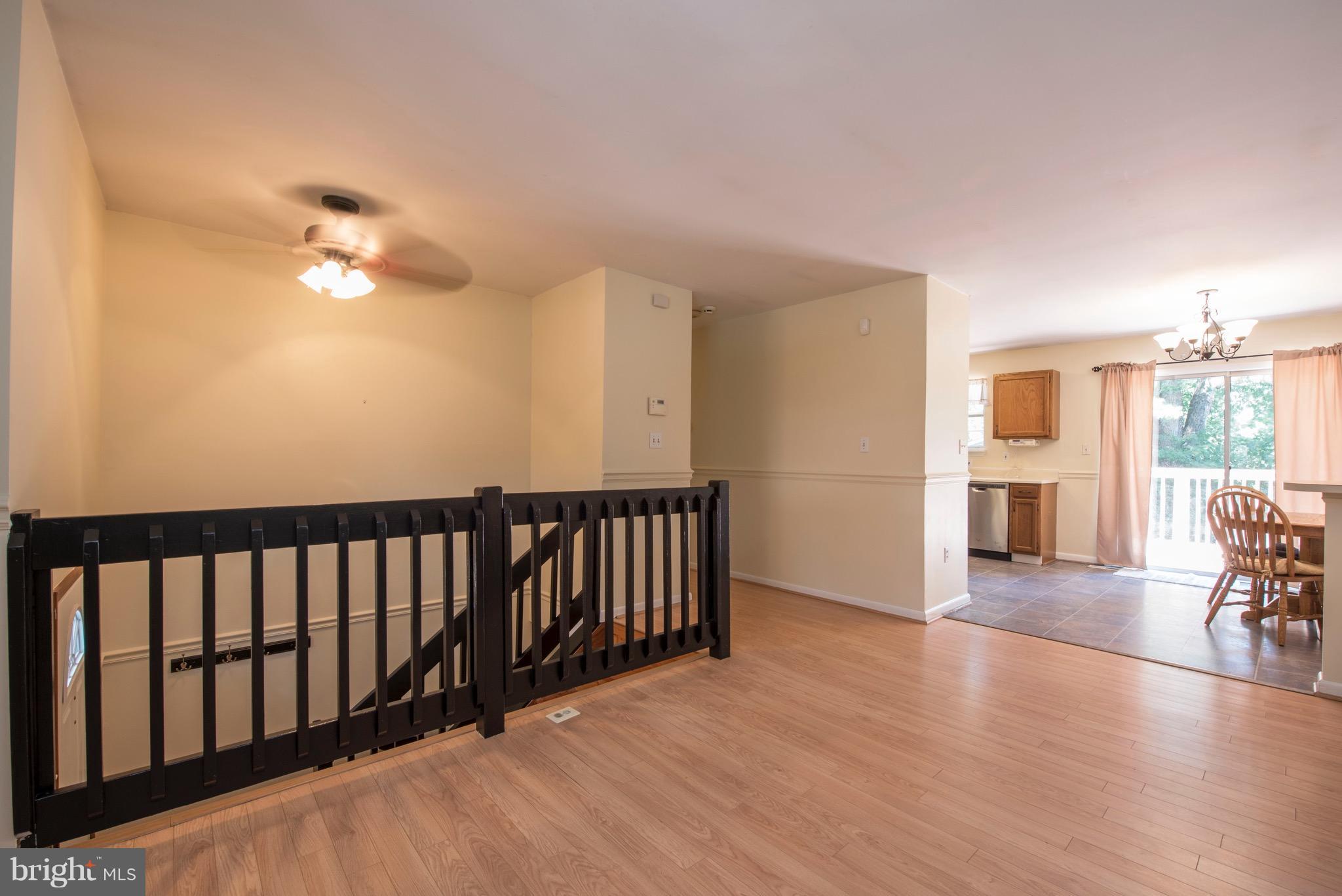 WOODLAND BEACH - Residential