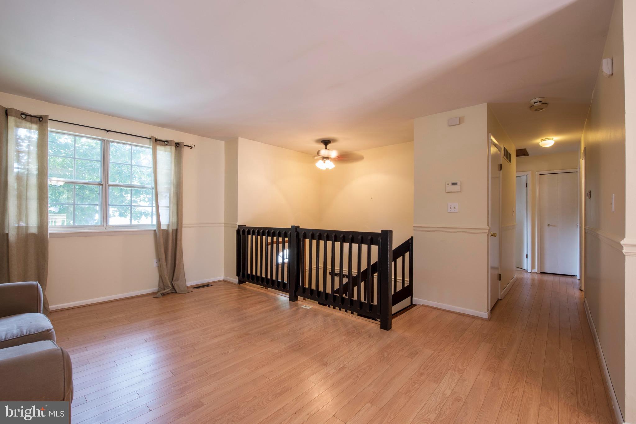 WOODLAND BEACH - Residential