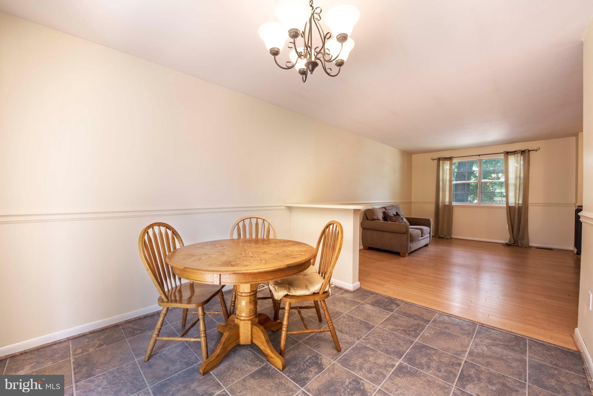 WOODLAND BEACH - Residential